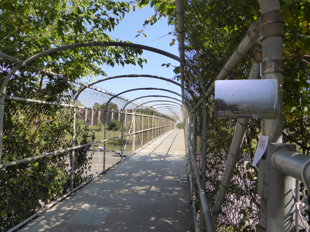 pedestrian bridge over Interstate 35W