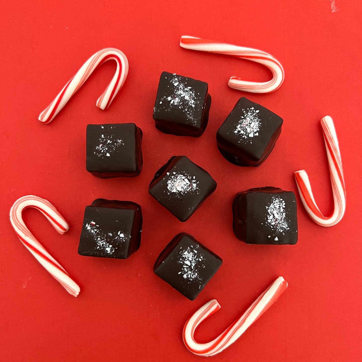 Can you believe today is the start of DECEMBER? It&rsquo;s hard to believe we&rsquo;re already in full swing of the holiday season, but also excited that it means we get to share all the chocolate peppermint treats! These fluffy bites of deliciousnes