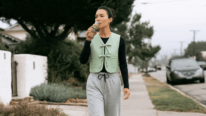 Gen-4sheiswalking3437193863-ezgif.com-optimize.gif
