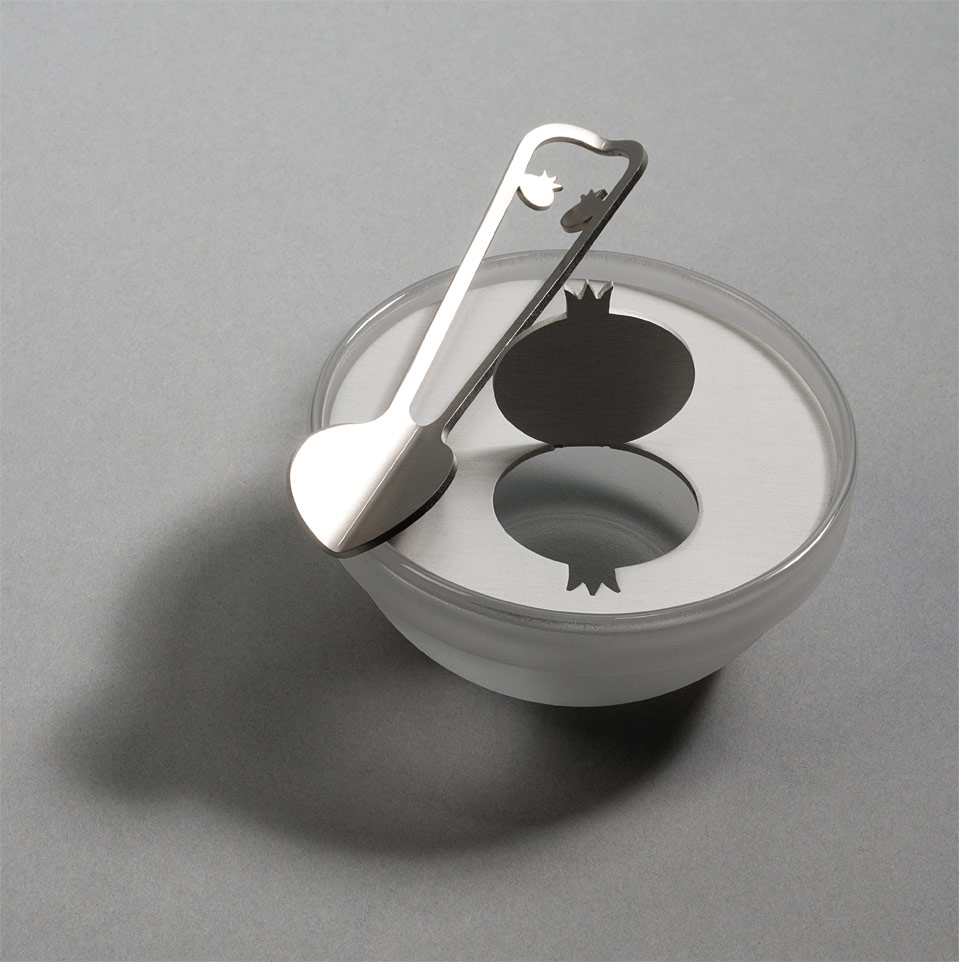 Honey cup with lid, Israel, 21st century. Jewish Museum Vienna