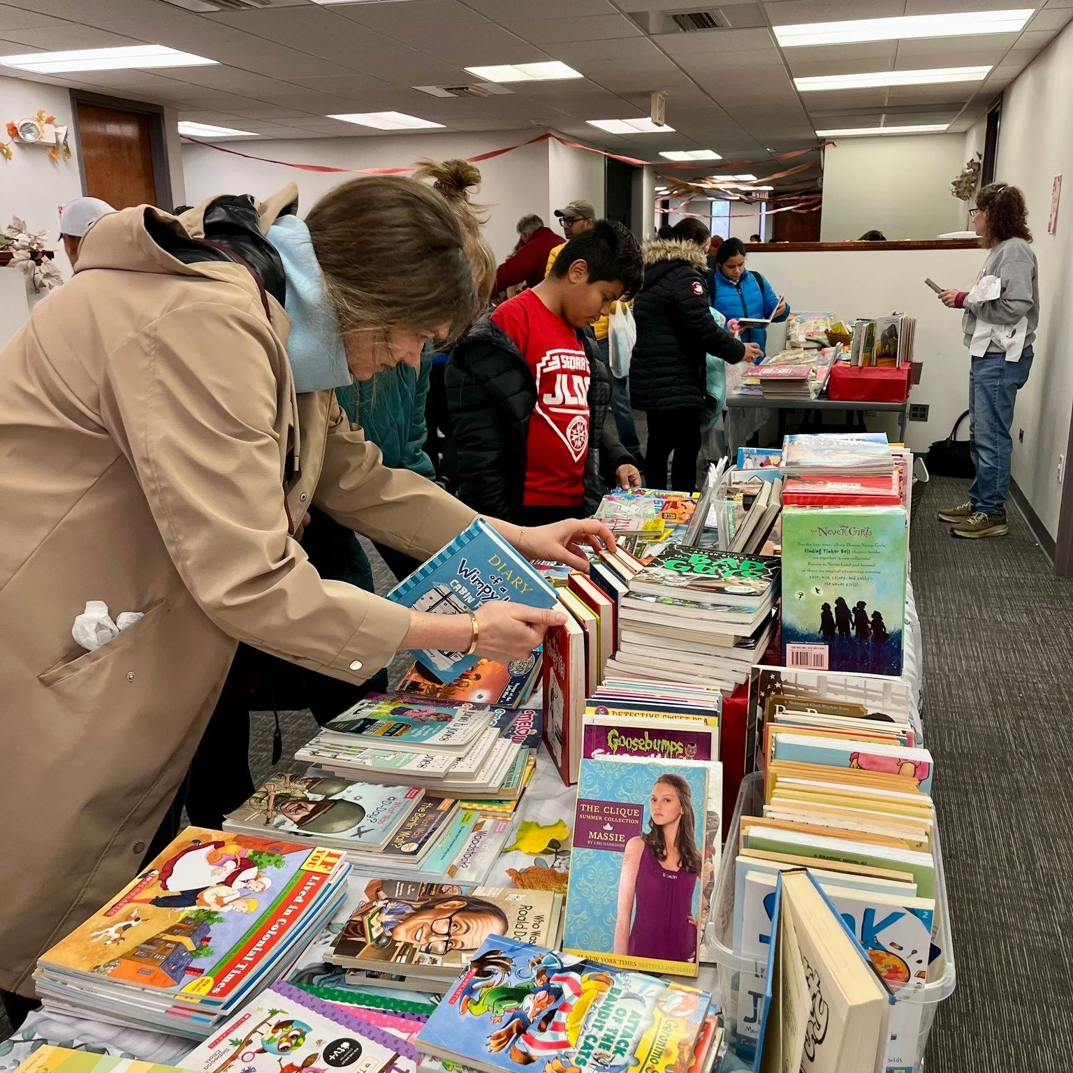 Congratulations to Family Centers on their very successful literacy event this weekend in Stamford. And many thanks to our volunteers Alexis, Ella, Eleanor and Ian for distributing over 1,000 books to their enthusiastic readers!  @familycenters