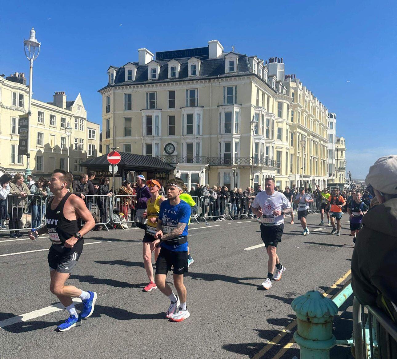 Cracking effort seen by all those taking part in the marathon today. Lost count of all the different charities being represented out there today. 

#brightonmarathon #brighton #brightonartist #supportlocalbusinesses #supportlocalcharities