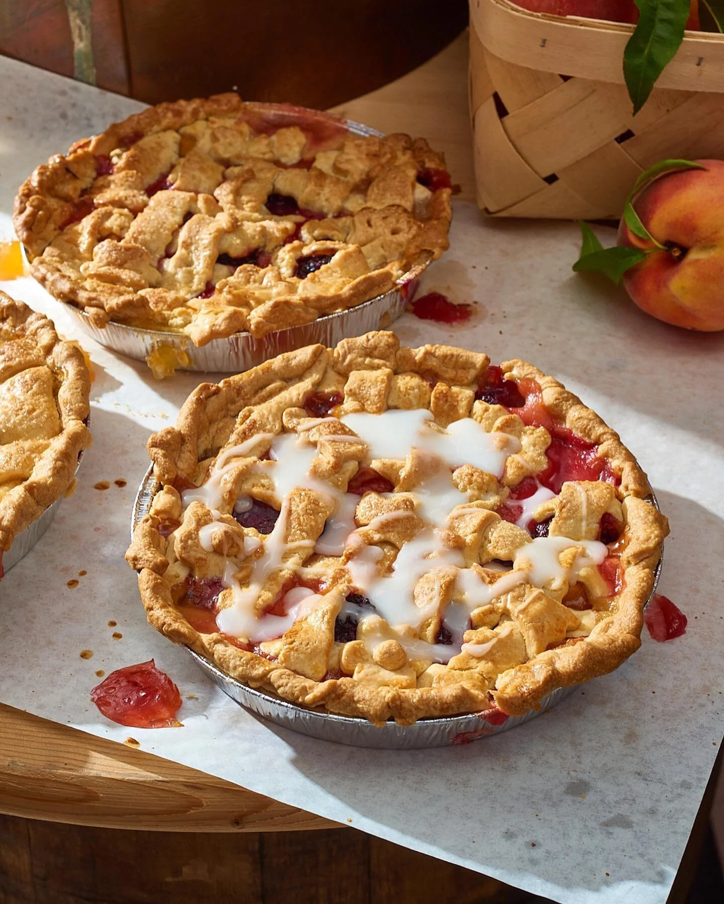 What makes Miss Angels Heavenly Pies’ sonker different? It’s a “zonker” — a moonshined twist on the Carolinian classic. 🥃 more on the blog, link in bio…
.
.
.
. 
.
. 
#instagood #photooftheday #sweet #lunch #fres