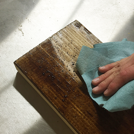Removing the excess stain