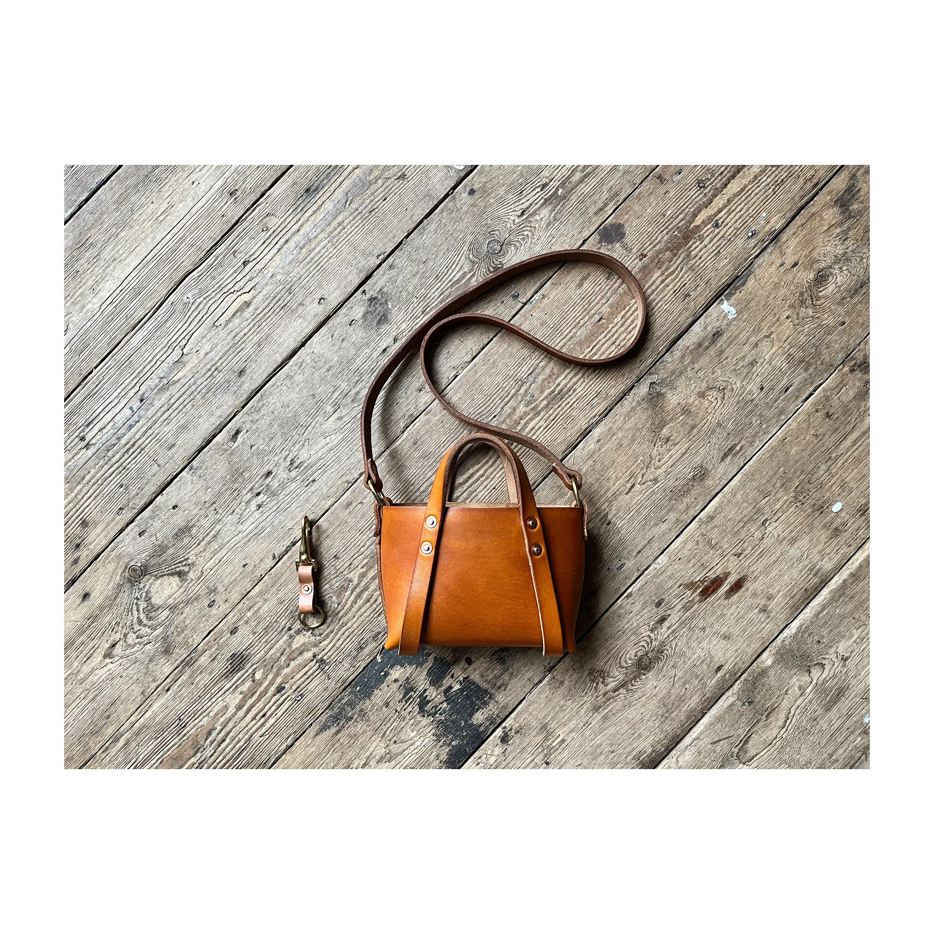 D82FCCAD-5F5F-477A-B127-1BBA2449C4C9