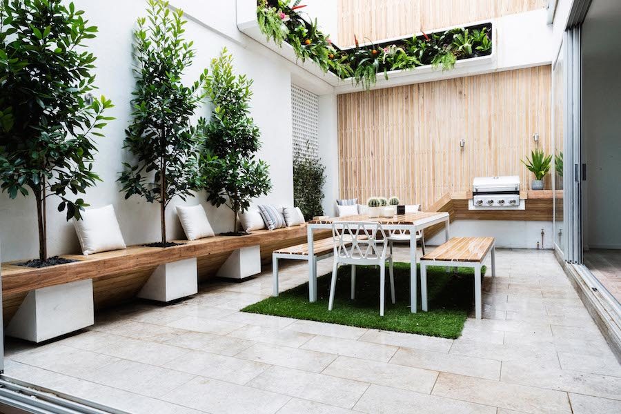 Courtyard-kitchen-900x600.jpg