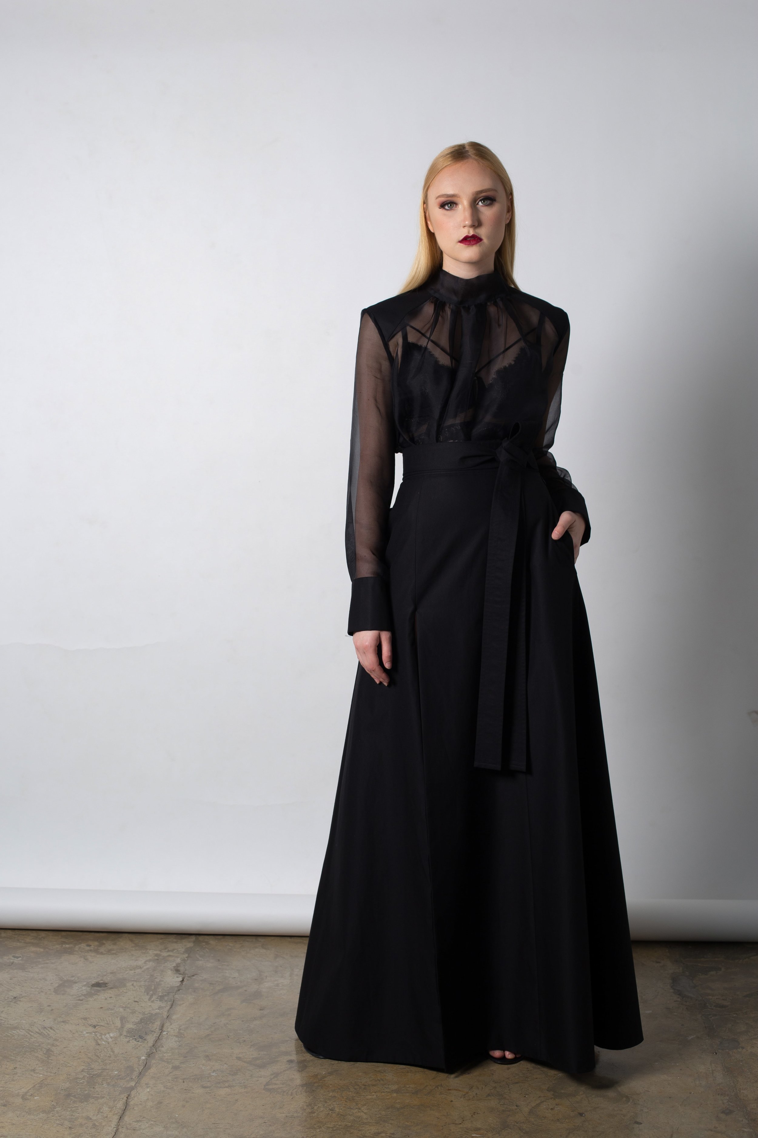 Stand collar blouse with gathered front in silk organdy (1)-min.jpg