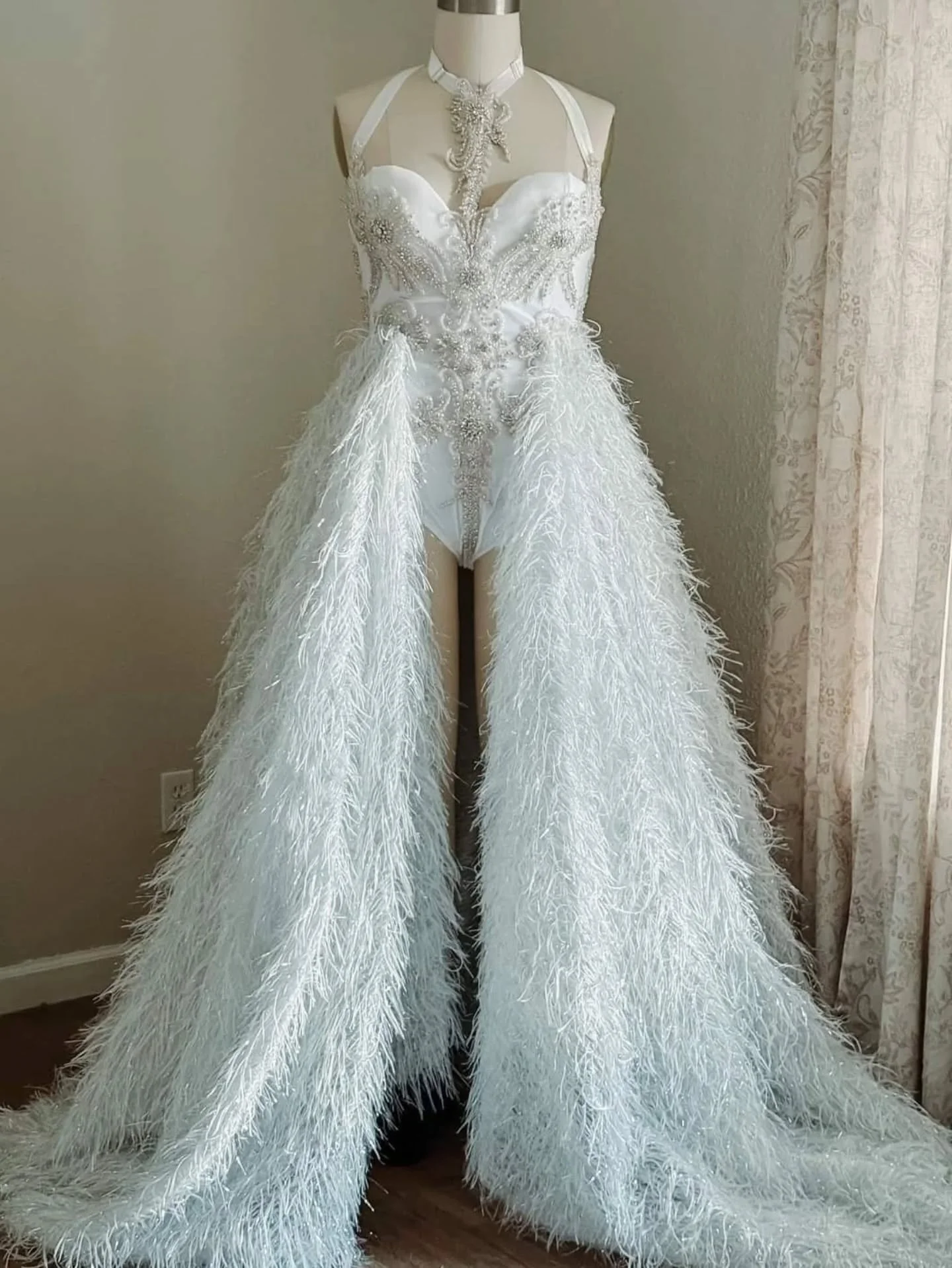 Did you know you could wear these bejeweled bodysuits for your boudoir session?💎

😌Well you absolutely can!
You simply need to choose them as part of your bonus sets and we'll find the one that suits your style best.

We carry multiple sizes, so if