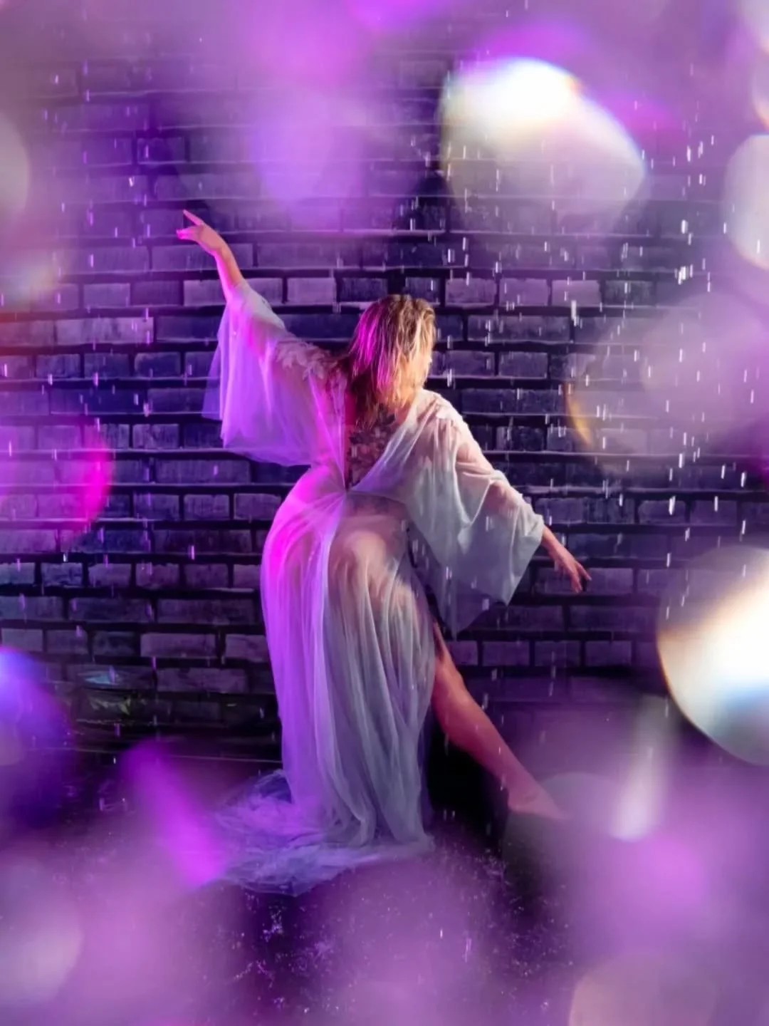We don't normally offer this set 🫣 So were making sure you have a full month to take advantage of it!

AUGUST is Rain Room month and you'll be able to add this to any full boudoir experience or as a standalone session!

 If you're looking for:
 ✨ So