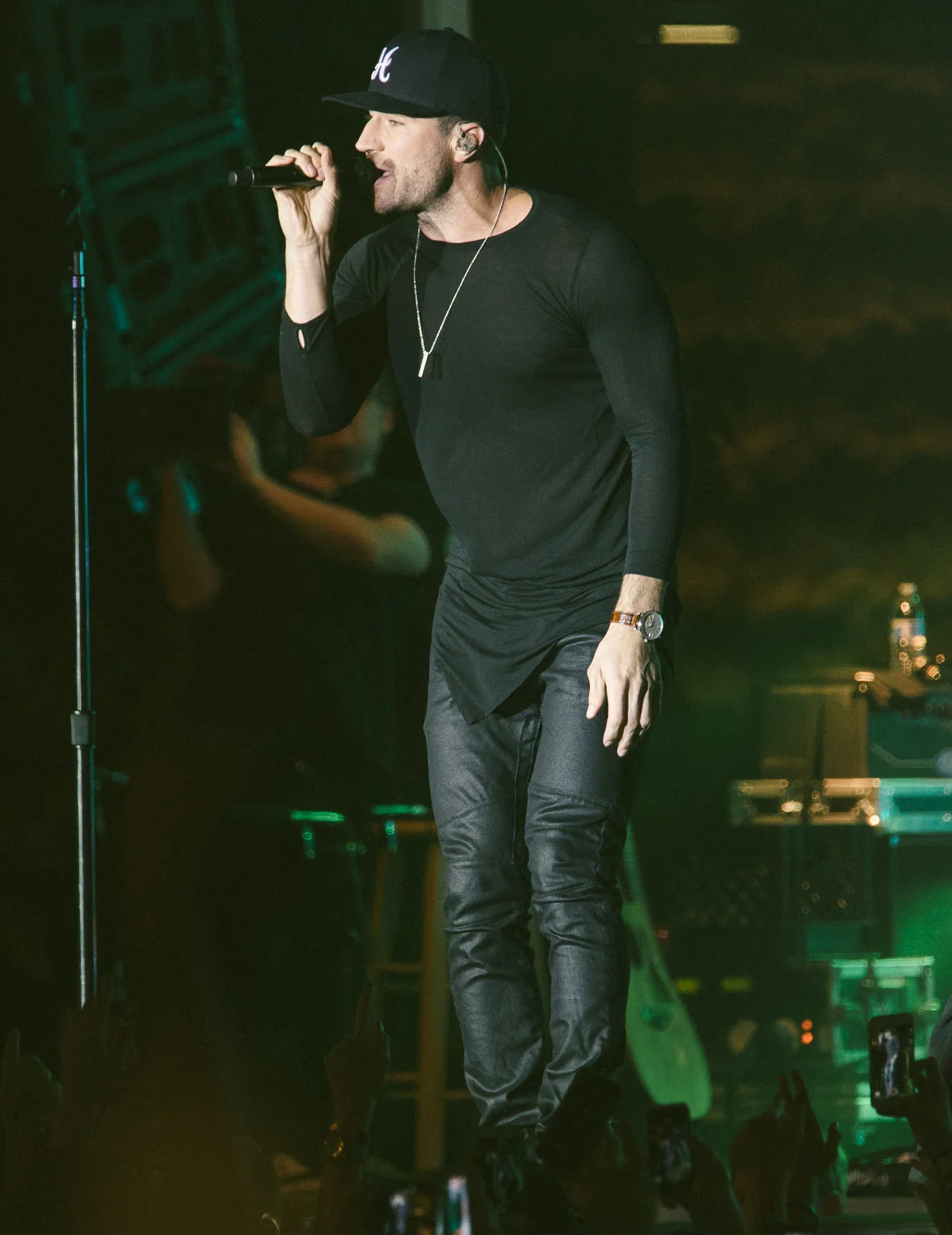 Sam-Hunt-Street-Party-In-Nashville-4.jpg