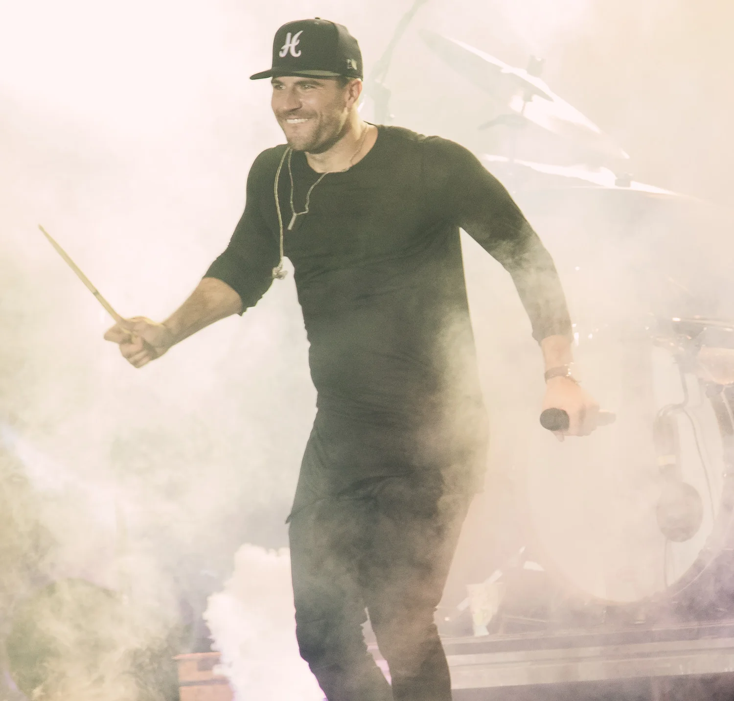 Sam-Hunt-Street-Party-In-Nashville-21.jpg