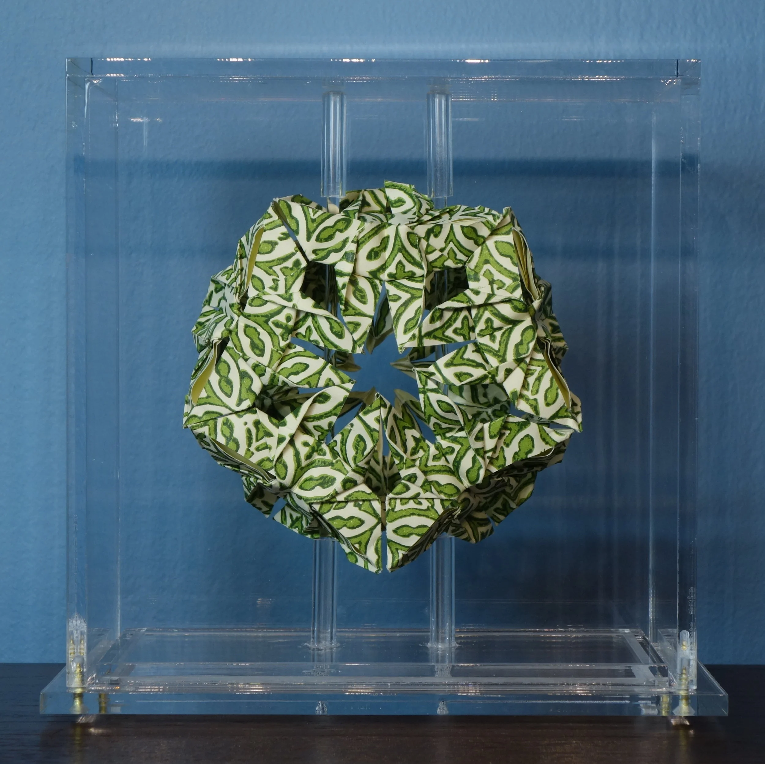 Green Icosahedron of Butterflies