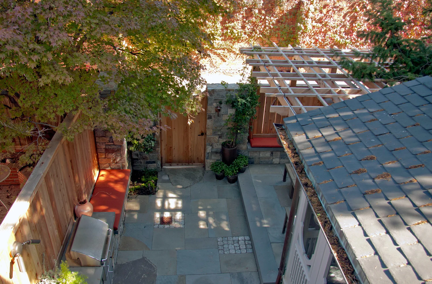 Project Location: Washington, DC (Capitol Hill) Completion: Spring 2012 General Contractor: Redux Garden & Home Primary Material Palette: Carderock stone, western red cedar, bluestone, granite cobbles Photos By: George Brown