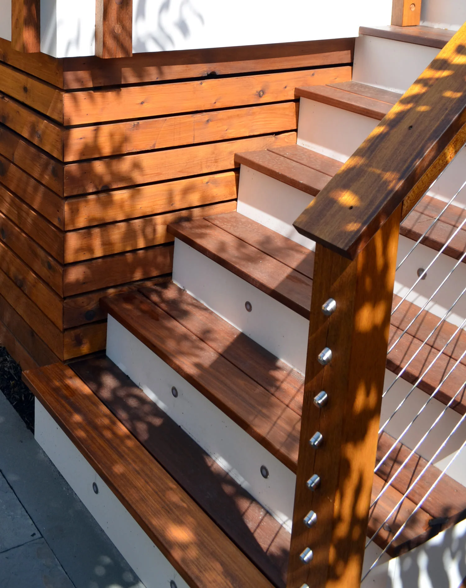 Project Location: Washington, DC (Capitol Hill) Project Type: Single Family Residential Completion: Spring 2013 General Contractor: Till Gardens Primary Material Palette: full range natural cleft bluestone, mahogany, western red cedar Photos By: Moody Landscape Architecture