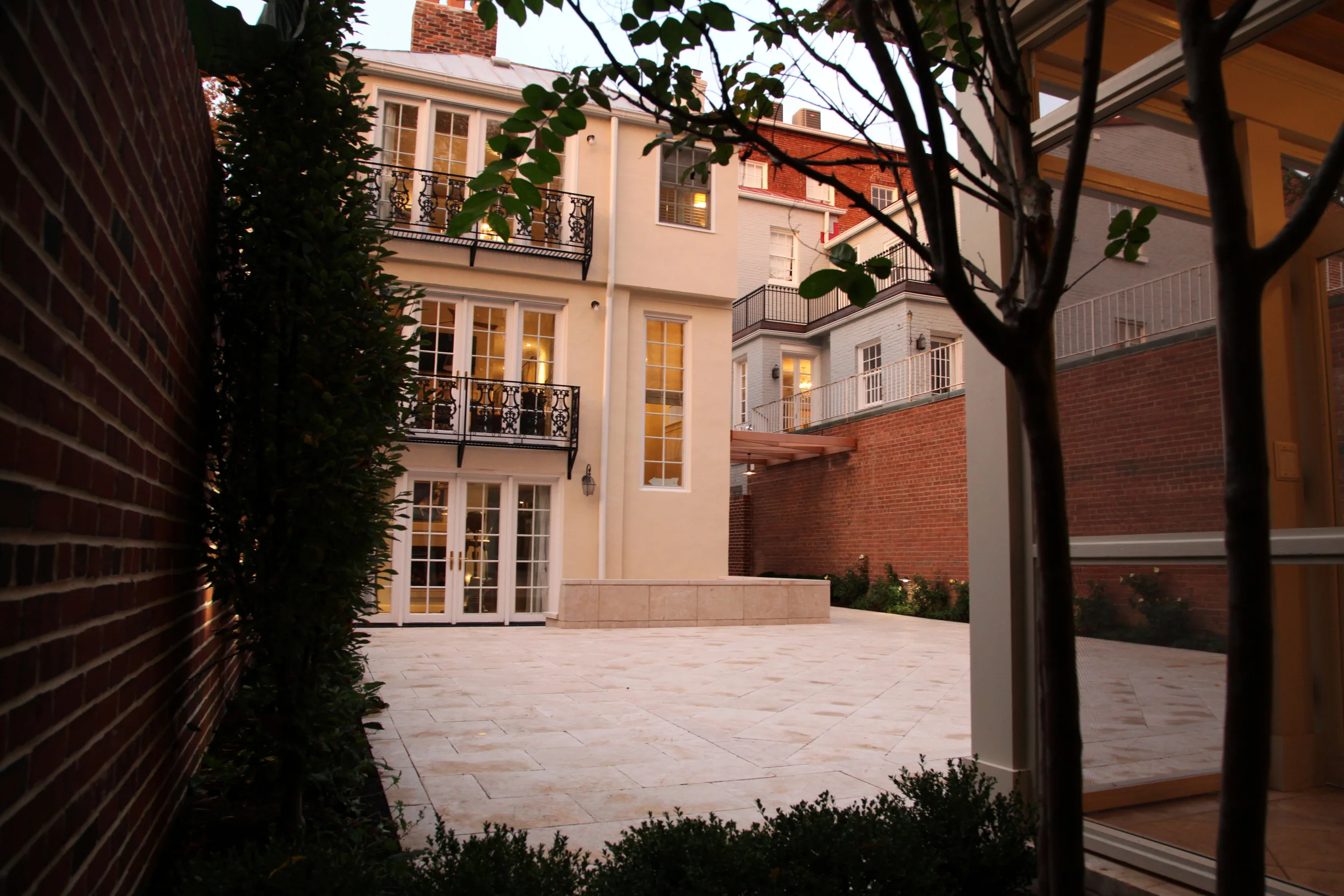 Project Location: Washington, DC (Georgetown) Completion: Summer 2015 General Contractor: OldeTowne Historic Landscape Primary Material Palette: Crema Eda marble, brick, cedar, copper Photos By: Moody Landscape Architecture