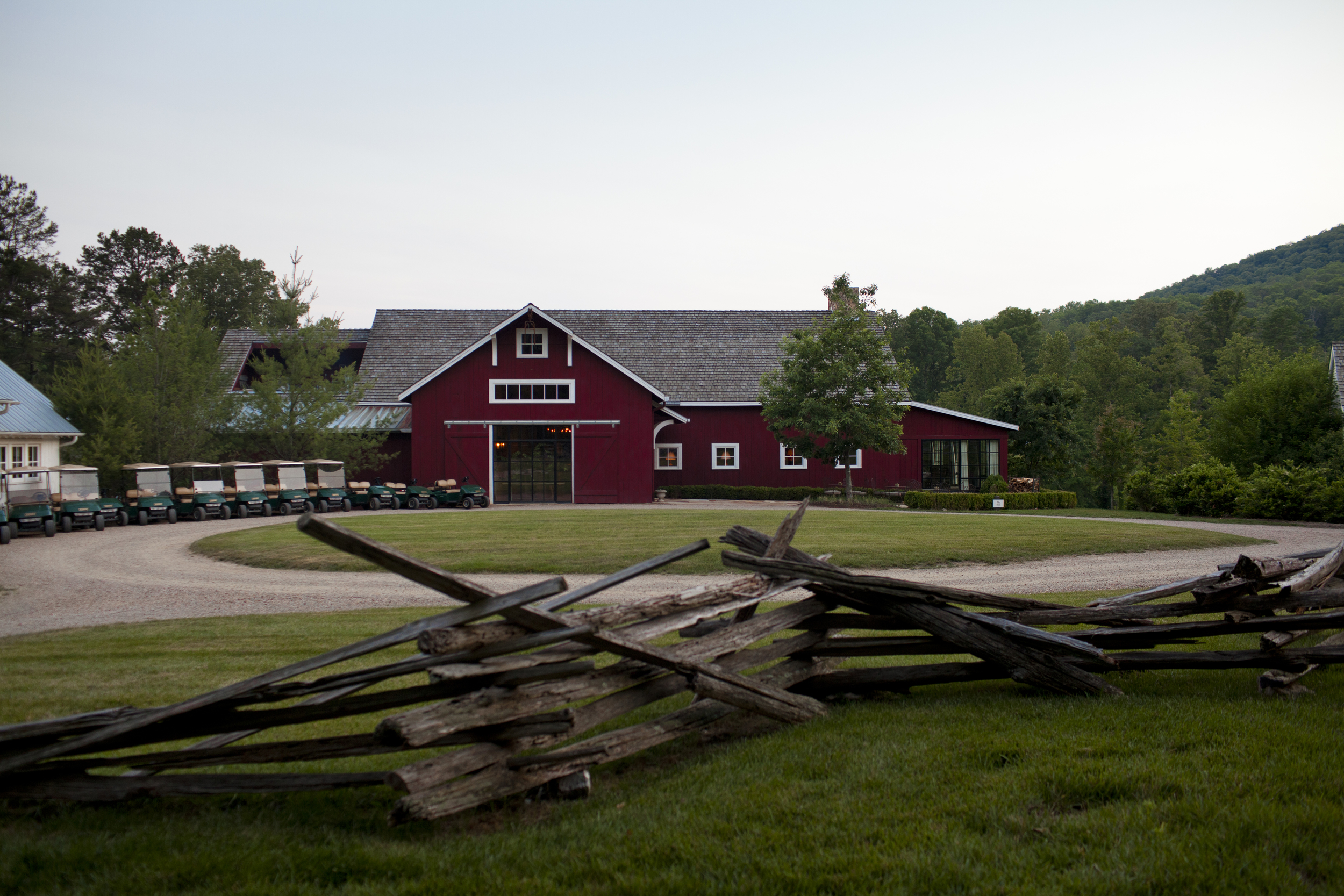   Project Location: &nbsp;Walland, TN &nbsp; &nbsp;  Completion: &nbsp;&nbsp;2007  General Contractor: &nbsp;Hickory Construction  Project Architect: &nbsp;Spitzmiller Norris Architects  Primary Material Palette: &nbsp;stone, wood 