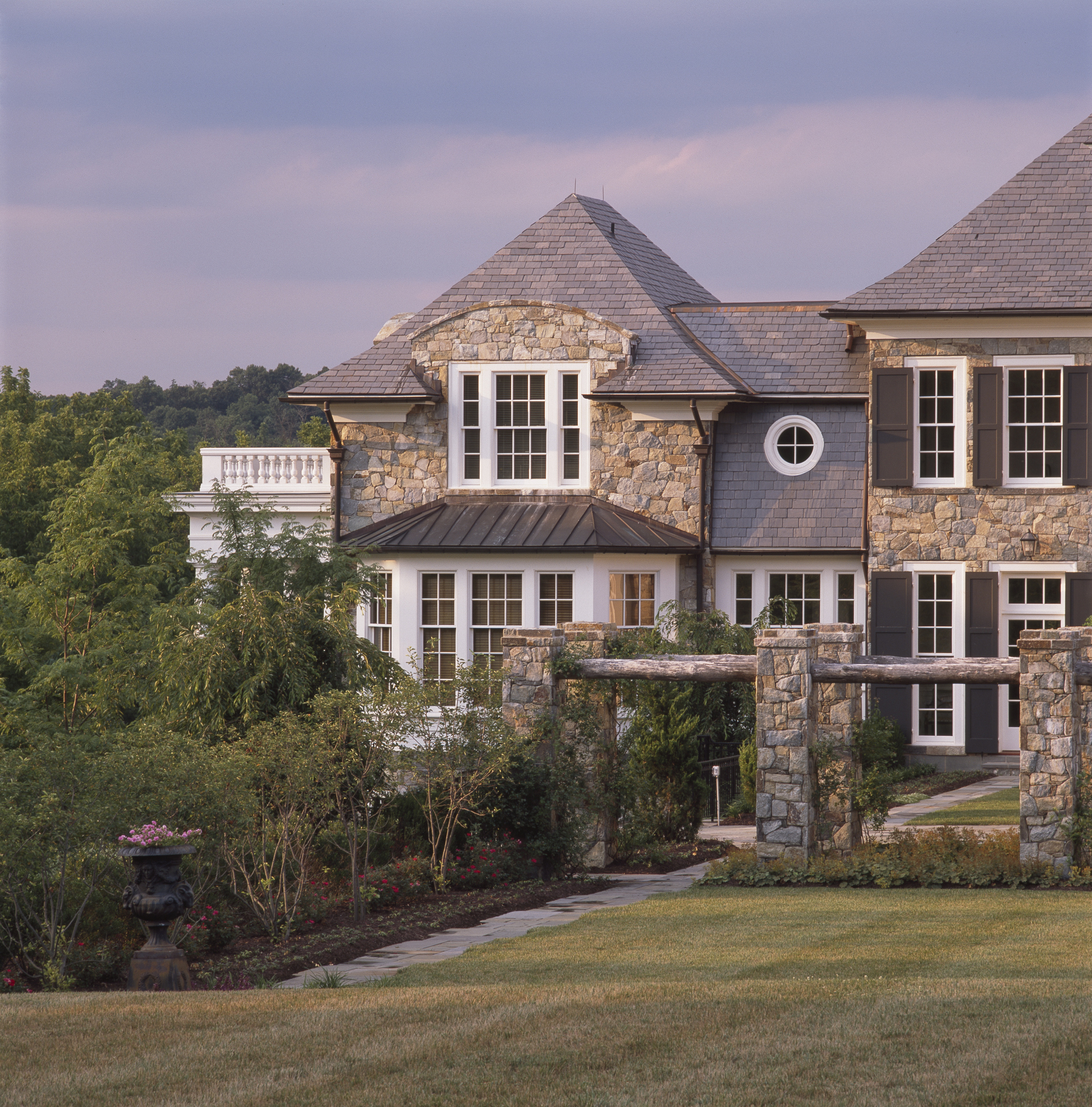   Project Location:&nbsp; Howard County, Maryland  Completion: &nbsp;&nbsp;2006  General Contractor:&nbsp; Horizon Builders, Chapel Valley  Project Architect:&nbsp; Muse Architects  Primary Material Palette: &nbsp;fieldstone, bluestone  Photos By:&nb