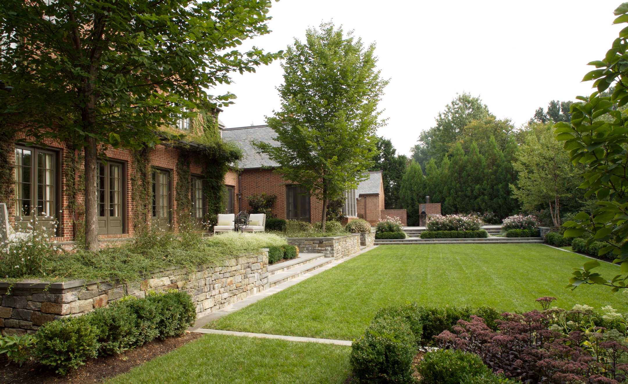   Project Location:  Chevy Chase, Maryland  Completion:  &nbsp;2006  General Contractor:  &nbsp;Gibson &amp; Associates  Project Architect:  Jones &amp; Boer  Primary Material Palette:  &nbsp;brick, bluestone, fieldstone, boxwood  Photos By:  Victori