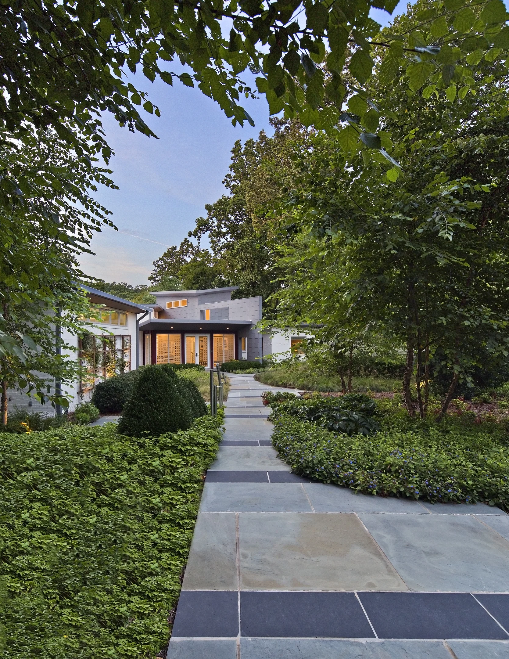 Project Location: Washington, DC (Forest Hills) Completion: 2010 Landscape Contractors: Quarry Aquatics, Evergro Landscaping Project Architect: Cunningham Quill Primary Material Palette: bluestone Photos By: Allen Russ
