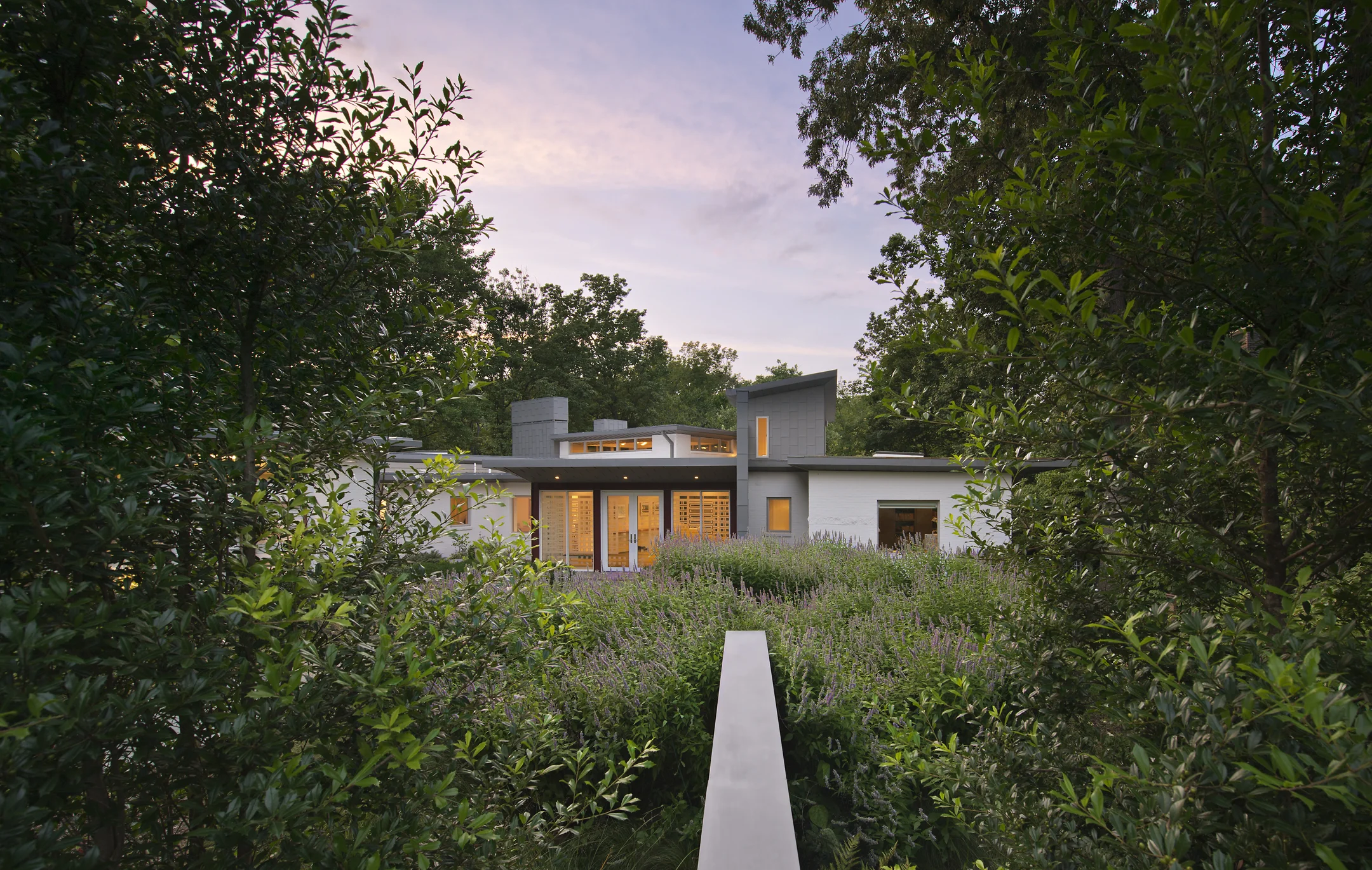 Project Location: Washington, DC (Forest Hills) Completion: 2010 Landscape Contractors: Quarry Aquatics, Evergro Landscaping Project Architect: Cunningham Quill Primary Material Palette: bluestone Photos By: Allen Russ