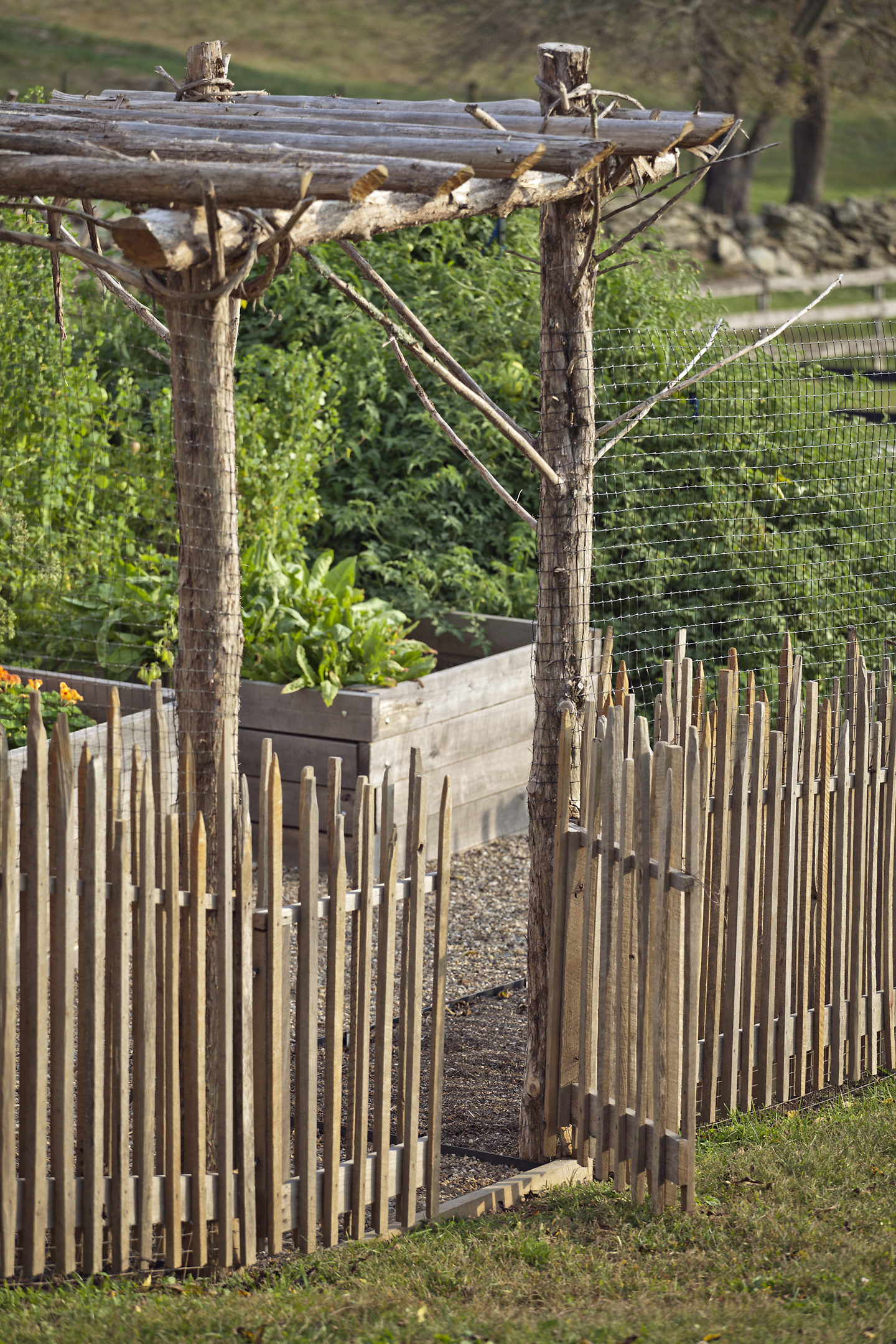   Project Location:&nbsp; Middleburg, Virginia &nbsp; &nbsp;  Completion: &nbsp;&nbsp;2011  General Contractor:&nbsp; &nbsp;Potomac Valley Builders, Chapel Valley Landscape  Primary Material Palette:&nbsp; fieldstone, black locust, cedar  Photos By: 