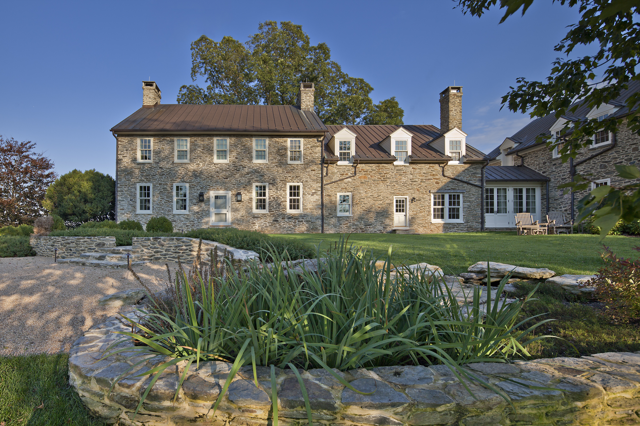   Project Location:&nbsp; Middleburg, Virginia &nbsp; &nbsp;  Completion: &nbsp;&nbsp;2011  General Contractor:&nbsp; &nbsp;Potomac Valley Builders, Chapel Valley Landscape  Primary Material Palette:&nbsp; fieldstone, black locust, cedar  Photos By: 