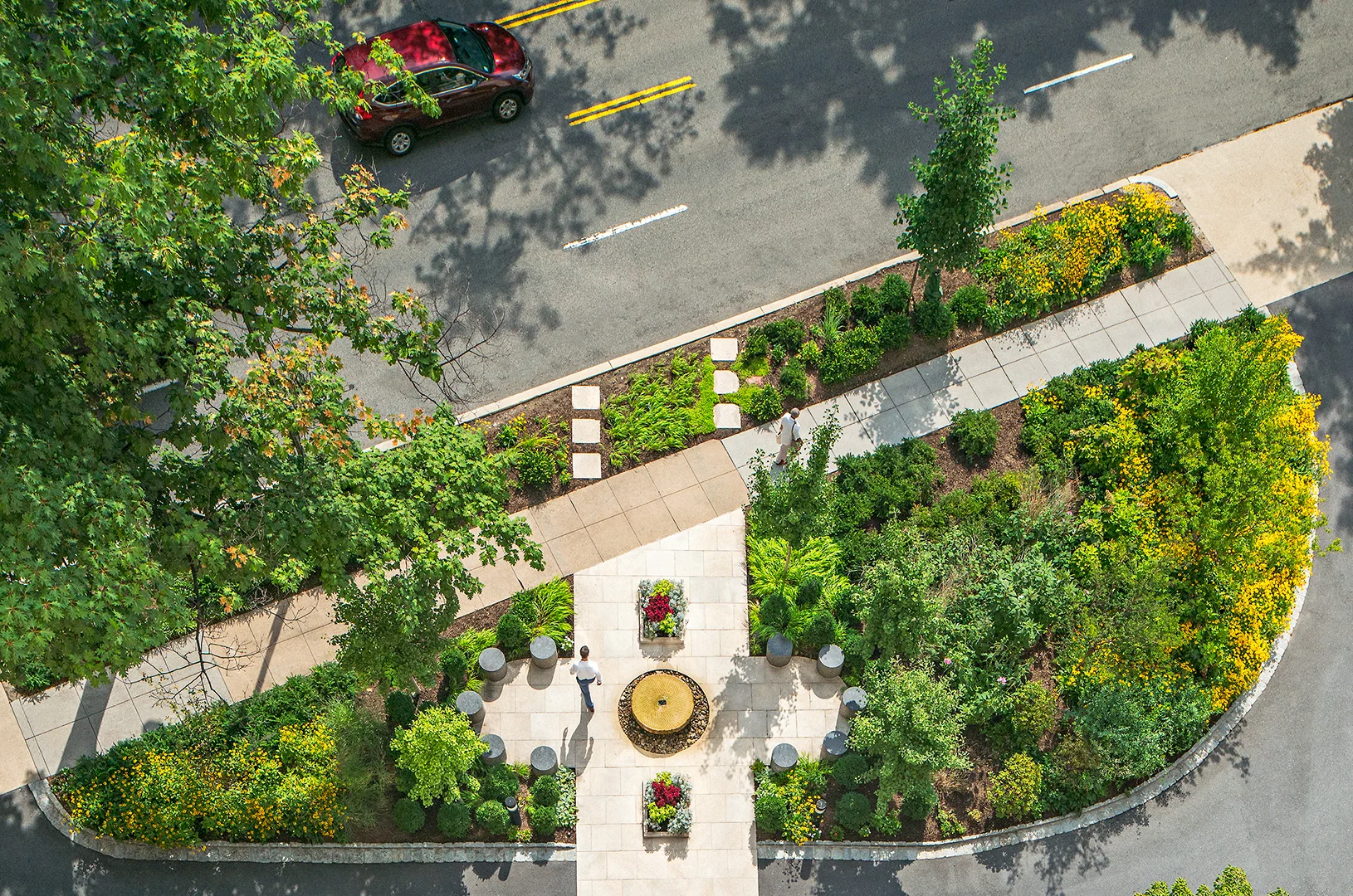 Project Location: Washington, DC (North Cleveland Park) Completion: Summer 2015 General Contractor: Denchfield Landscaping Image By: Allen Russ