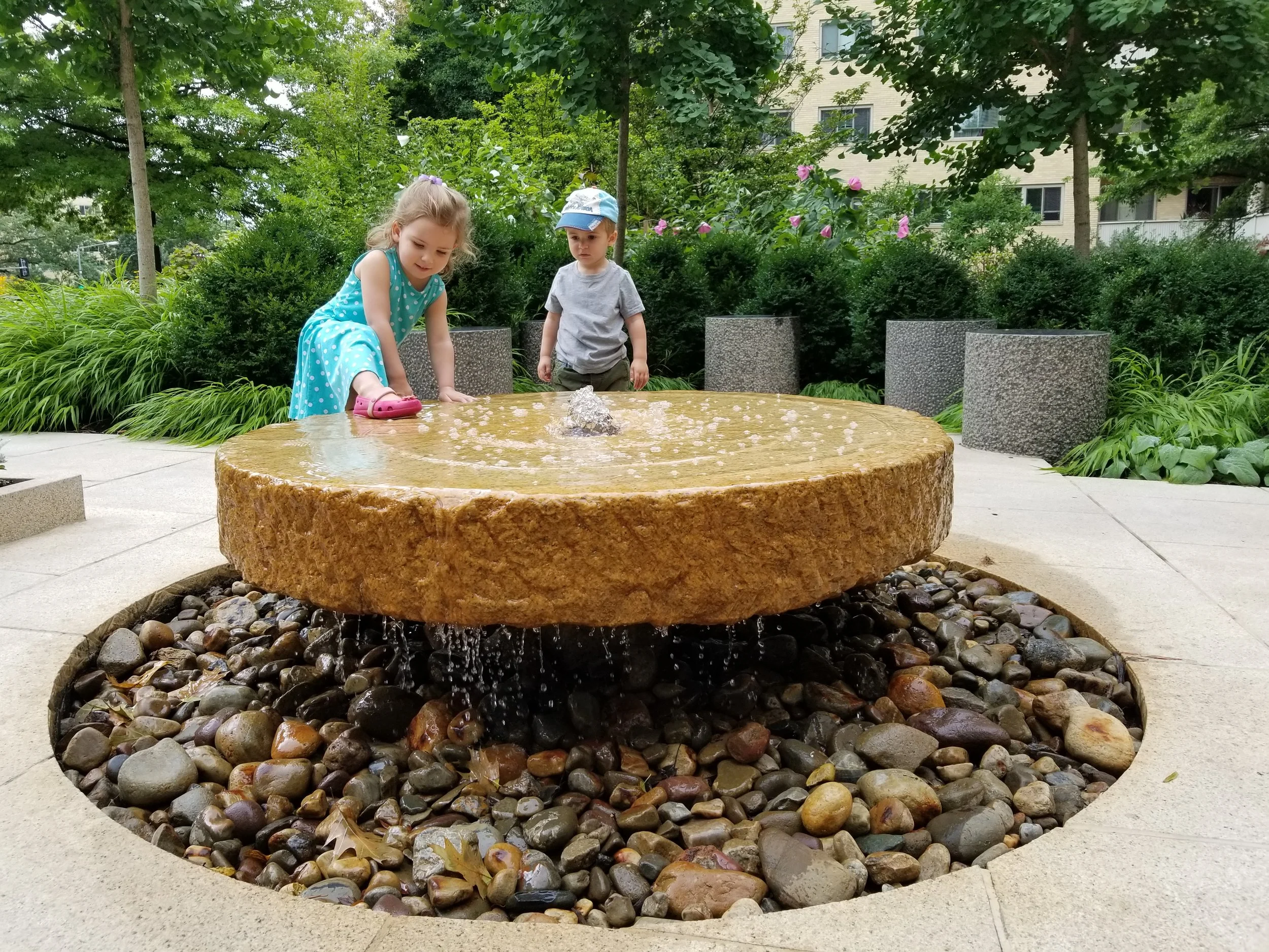 Project Location: Washington, DC (North Cleveland Park) Completion: Summer 2015 General Contractor: Denchfield Landscaping Image By: Ryan Moody