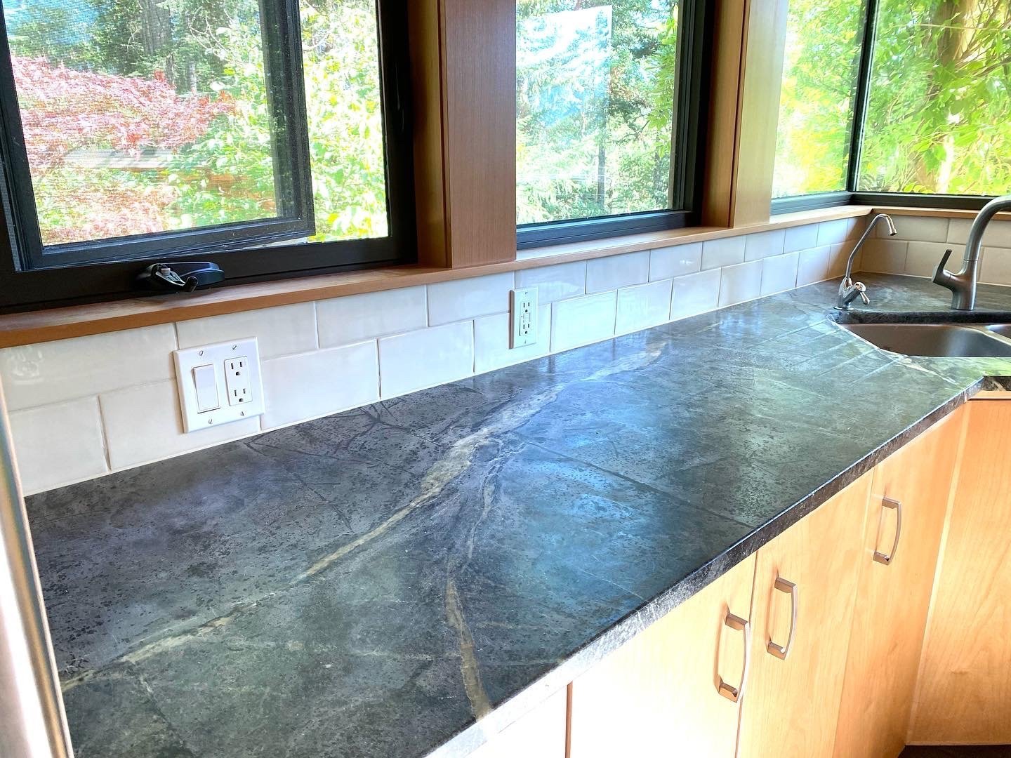 Backsplash complete!