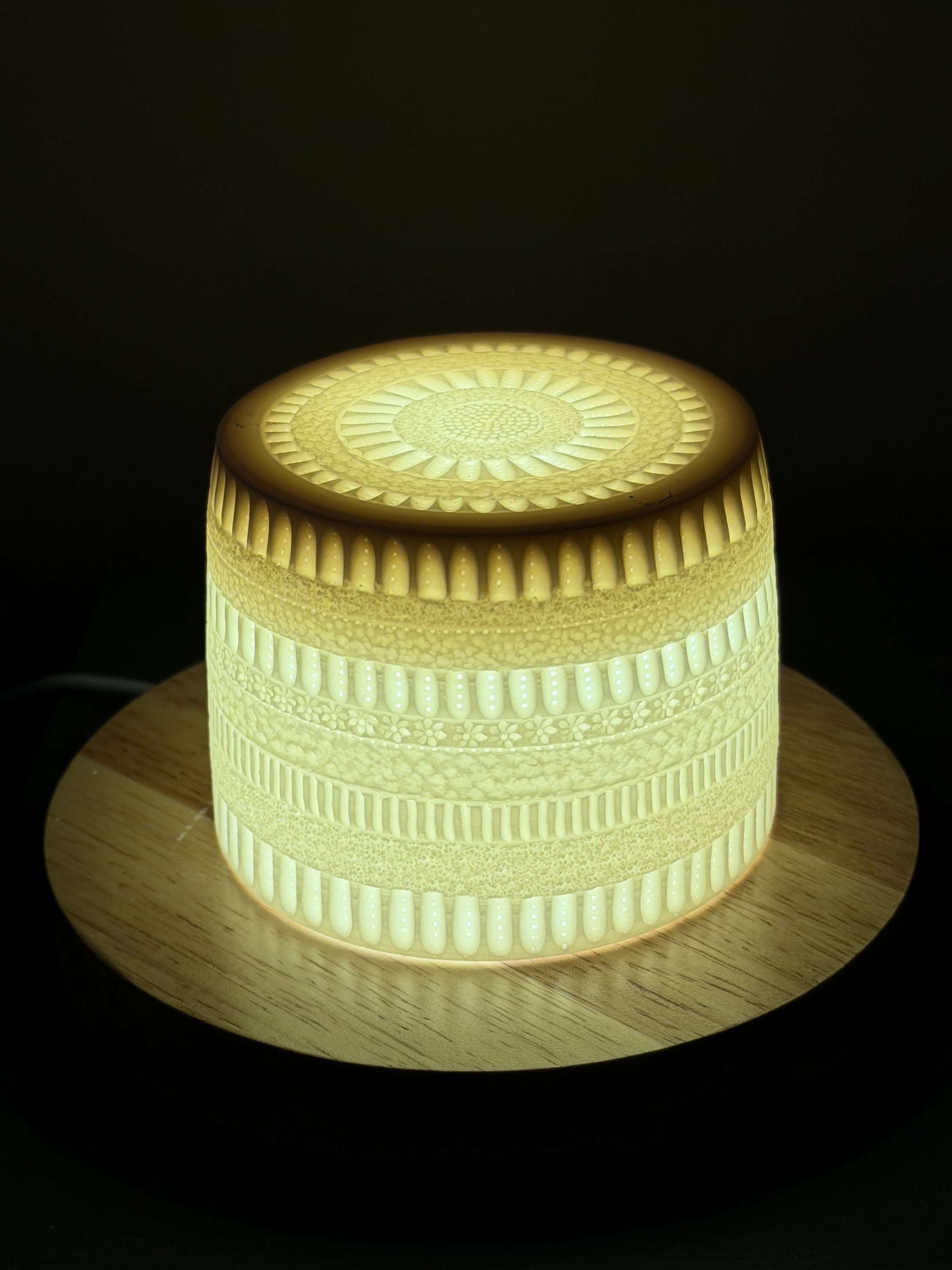 Translucent Porcelain diatom lamp