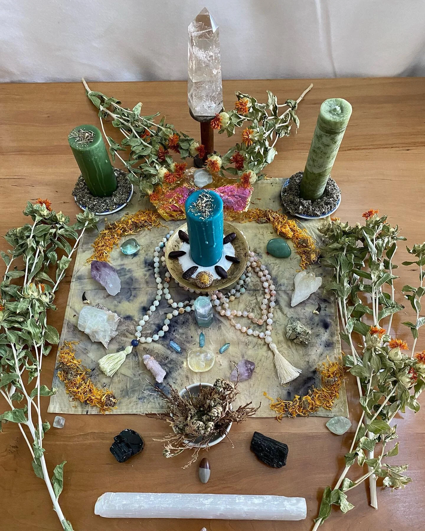Time for some resurrection and renewal! #springequinox #fullmoonritual 🌝
#altar design courtesy of my OCD. herbs &amp; candles courtesy of @covens_cottage
