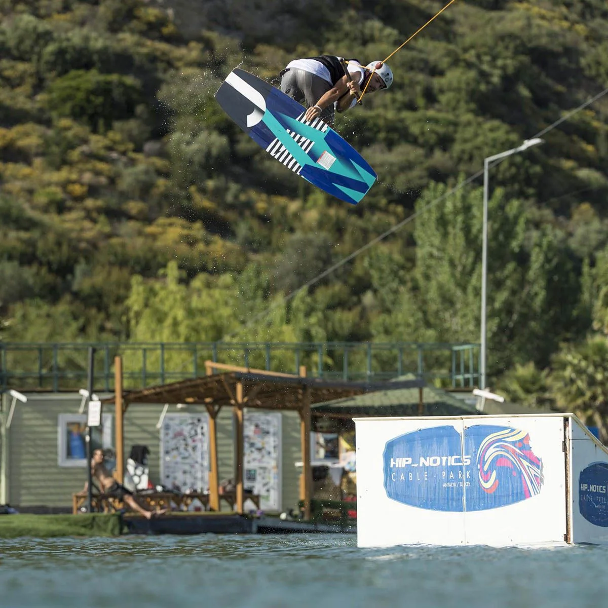 hyperlite-jam-wakeboard-2018-5_1_1.jpg