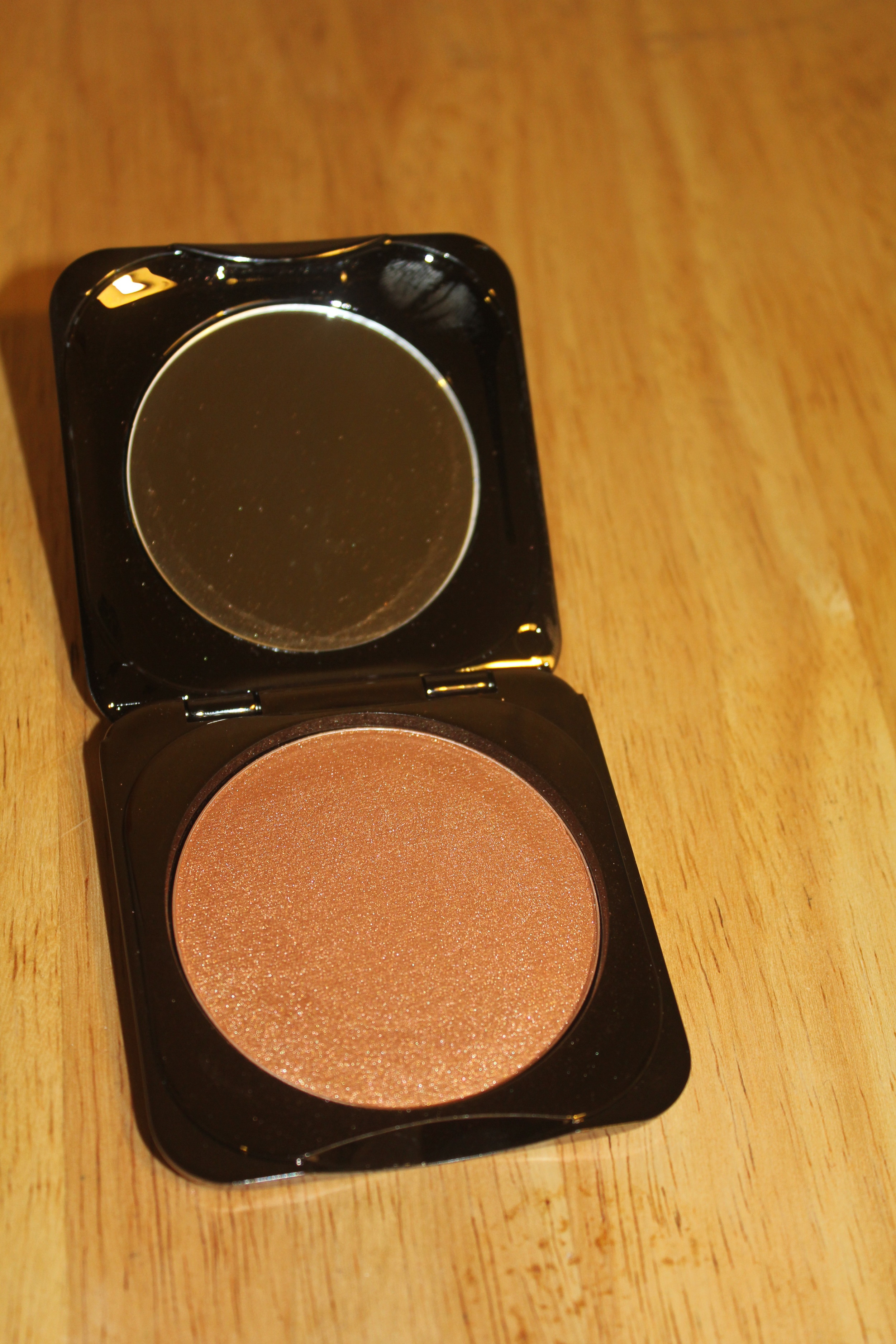 Fashion Fair highlighter in Metal 