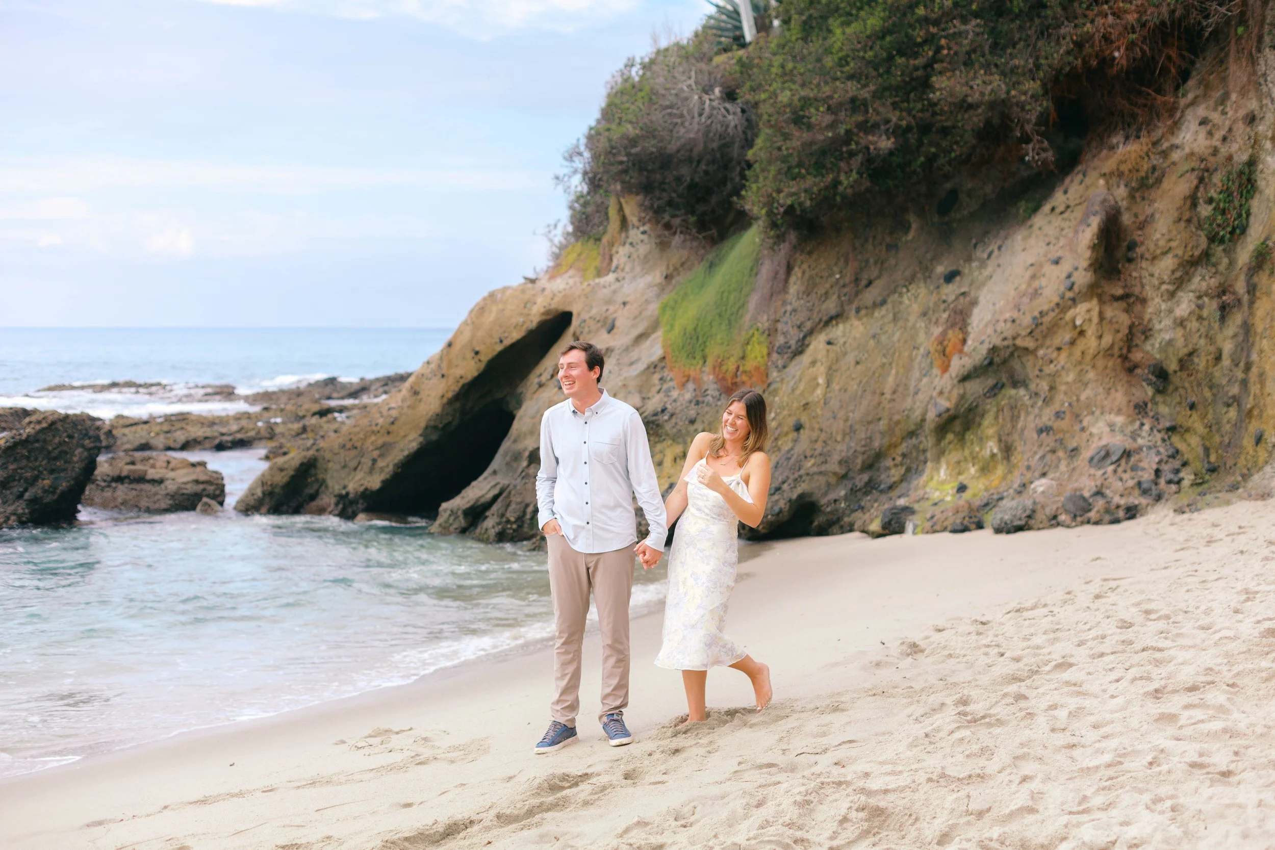 woods-cove-couple-walking-laguna-beach-5.jpg