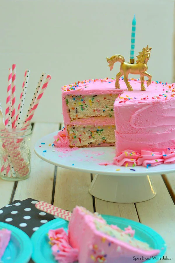 Funfetti Cake and 1 Year Blog Anniversary GIVEAWAY