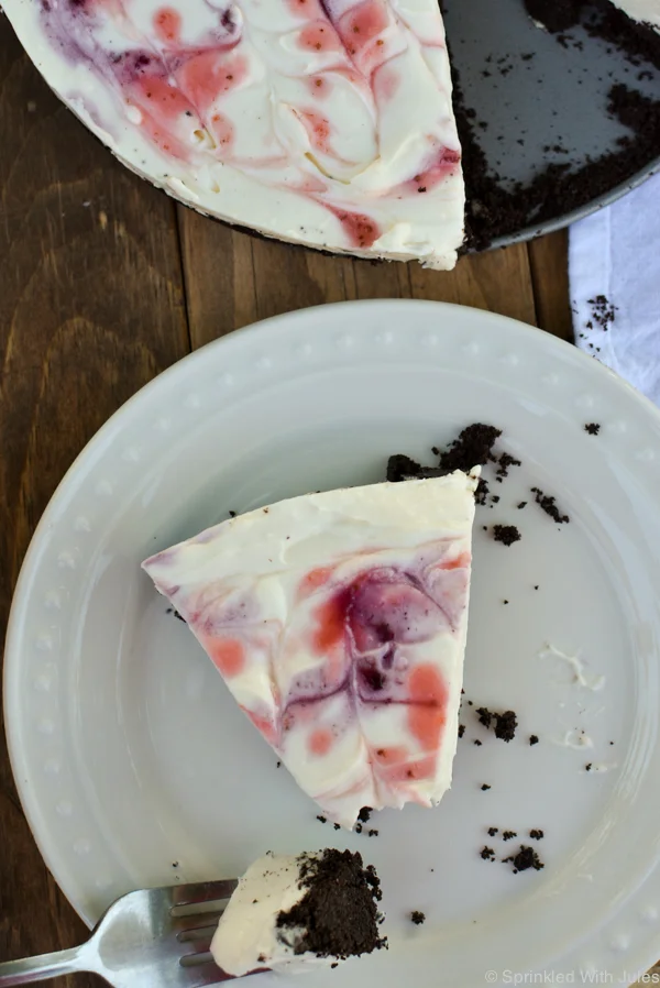 Mixed Berry No-Bake Cheesecake With Oreo Crust