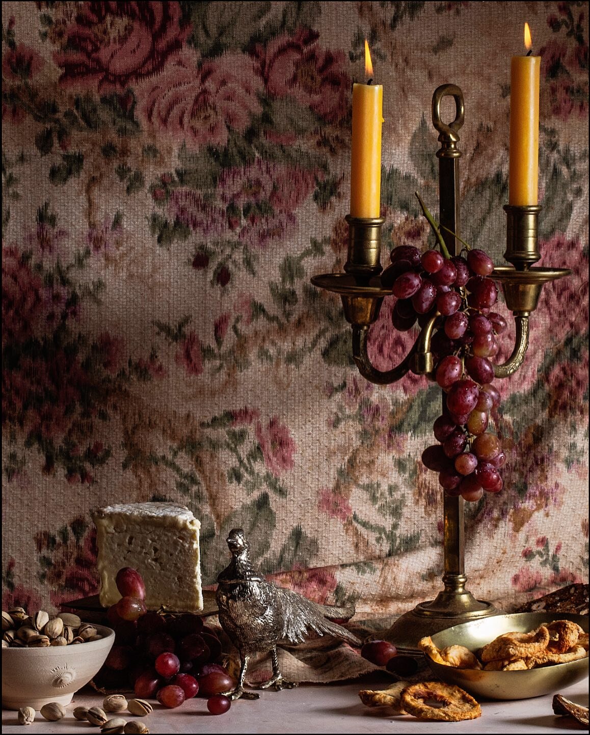 Did I mention the drapery obsession? Pretty things are afoot at The Old Creamery Studio with @oakandbone at the styling wheel. 
.
.
.
#femalephotographer #womeninbusiness #foodstyling#foodstylist #foodstylingandphotography #foodphotography #foodphoto