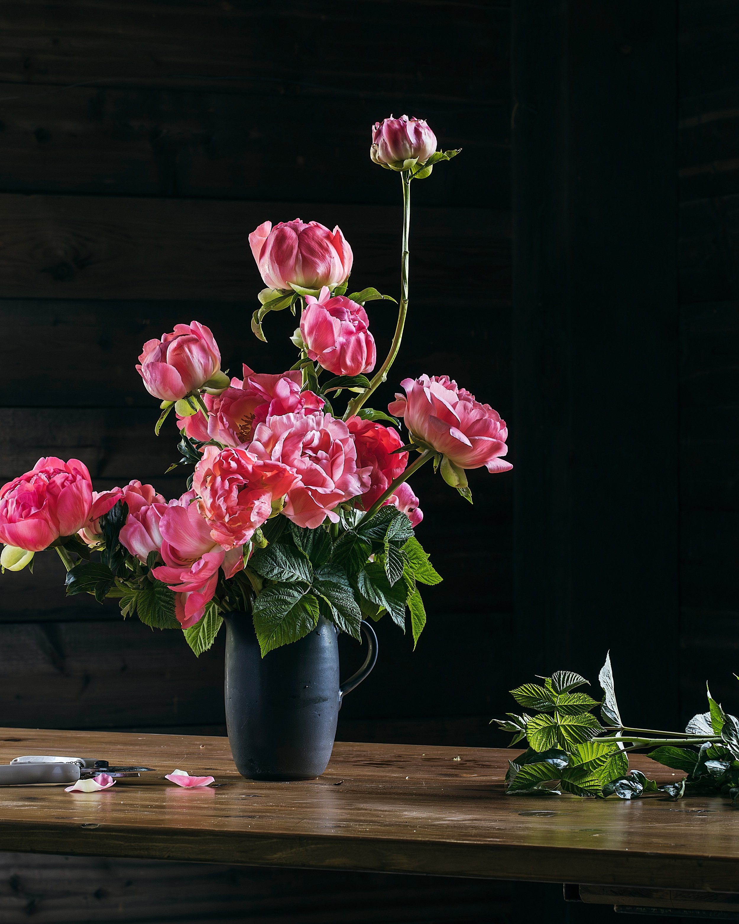 When Molly asked me to be a part of the Flowers + Photography workshop at @lostfieldfarm, I knew there was going to a world of beauty to photograph. But these coral peonies were beyond breathtaking!

Thanks so much Molly &mdash; I hope we get to do i