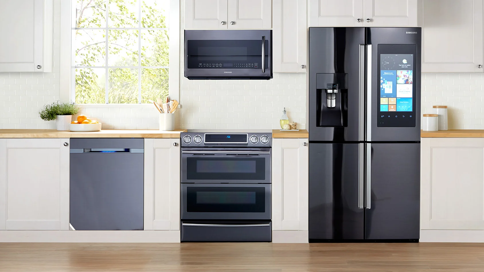 KITCHEN_middle.jpg