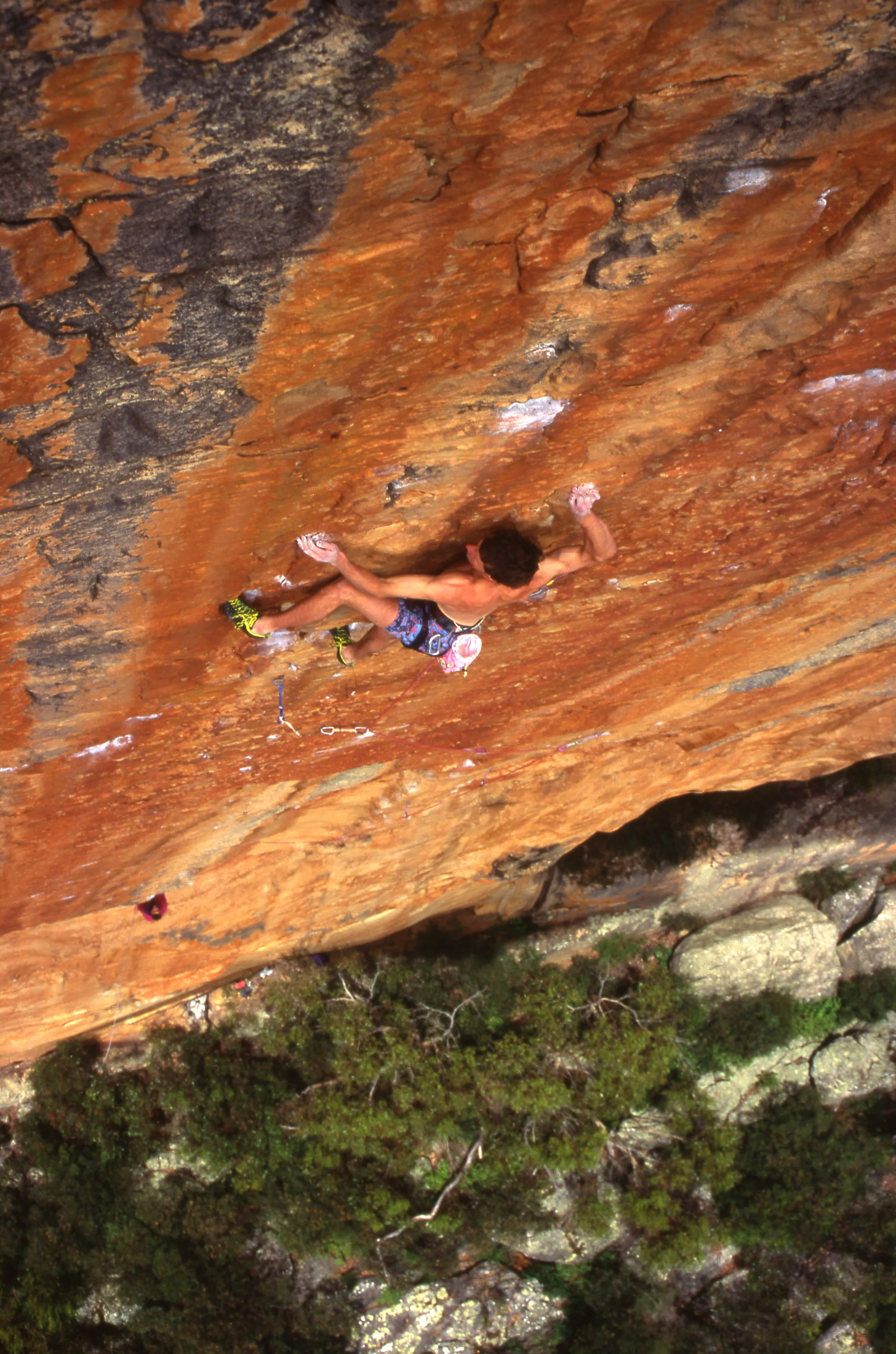 Above the second crux. Note unclipped crux bolt (blue sling) to reduce drag. Photo: Malcolm "HB" Matheson.
