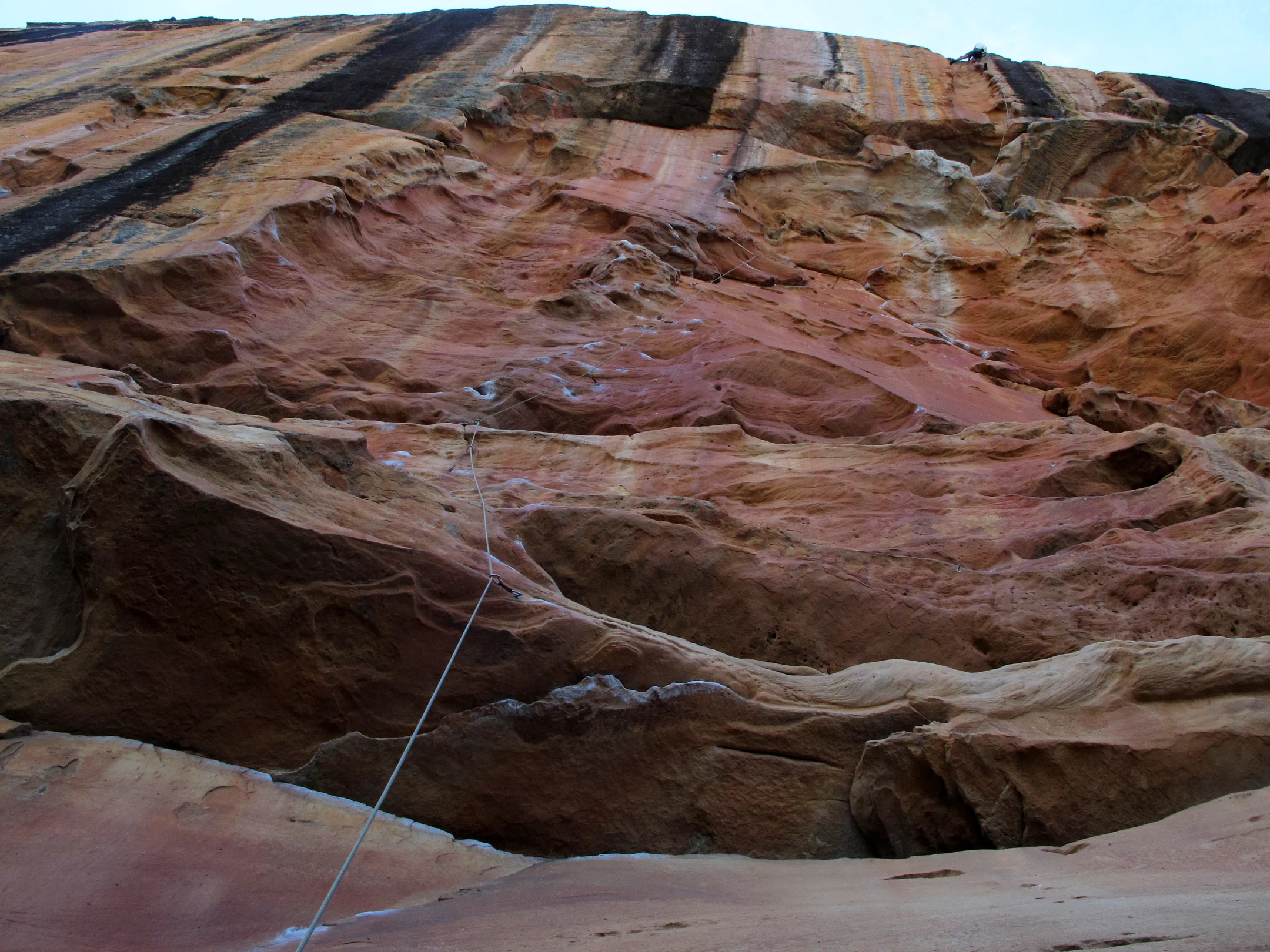 Dropping the hammer on the Fisting Party (Invisible Fist / World Party link-up) (27), Taipan Wall, summer 2012. This is classic Taipan – &nbsp;steep, sloping, airy, and a rope-stretcher.&nbsp;