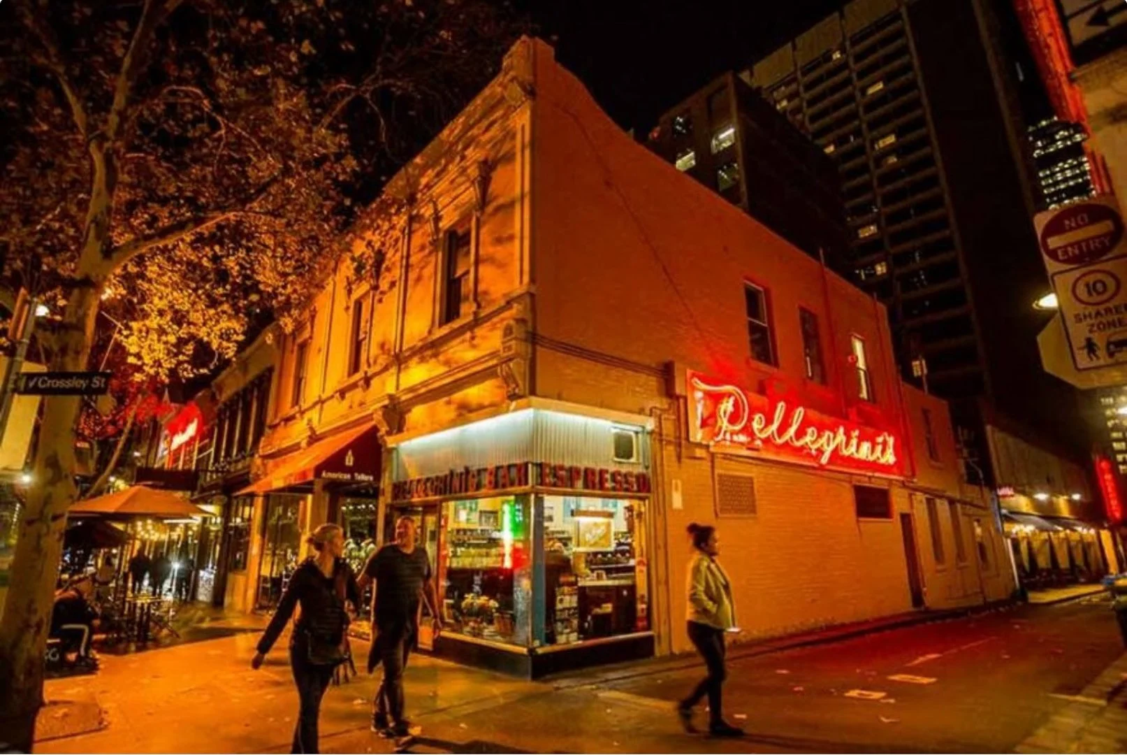 PHOTOSHOOT: Neons in the City