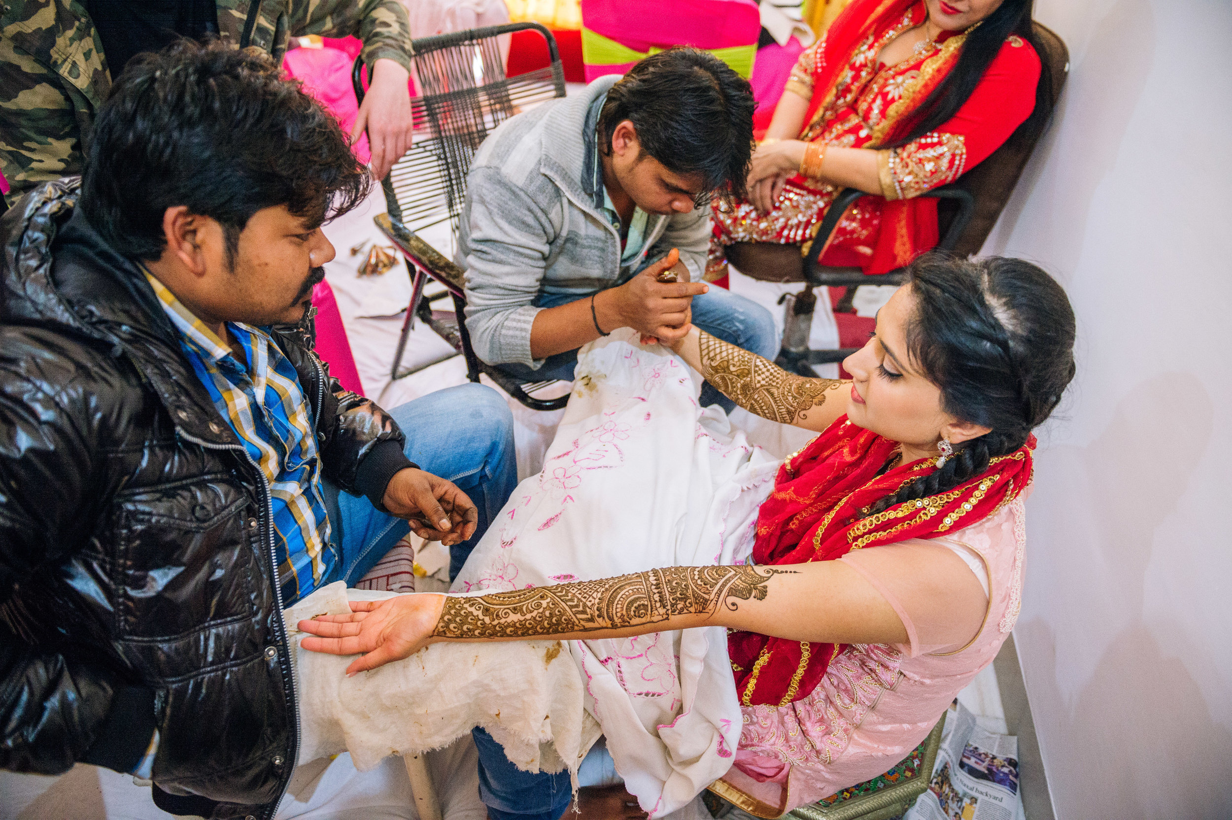  The bride-to-be's mehendi is the most intricate and most time consuming to execute hence the need for 2 professional mehendi artist for this bride-to-be. 
