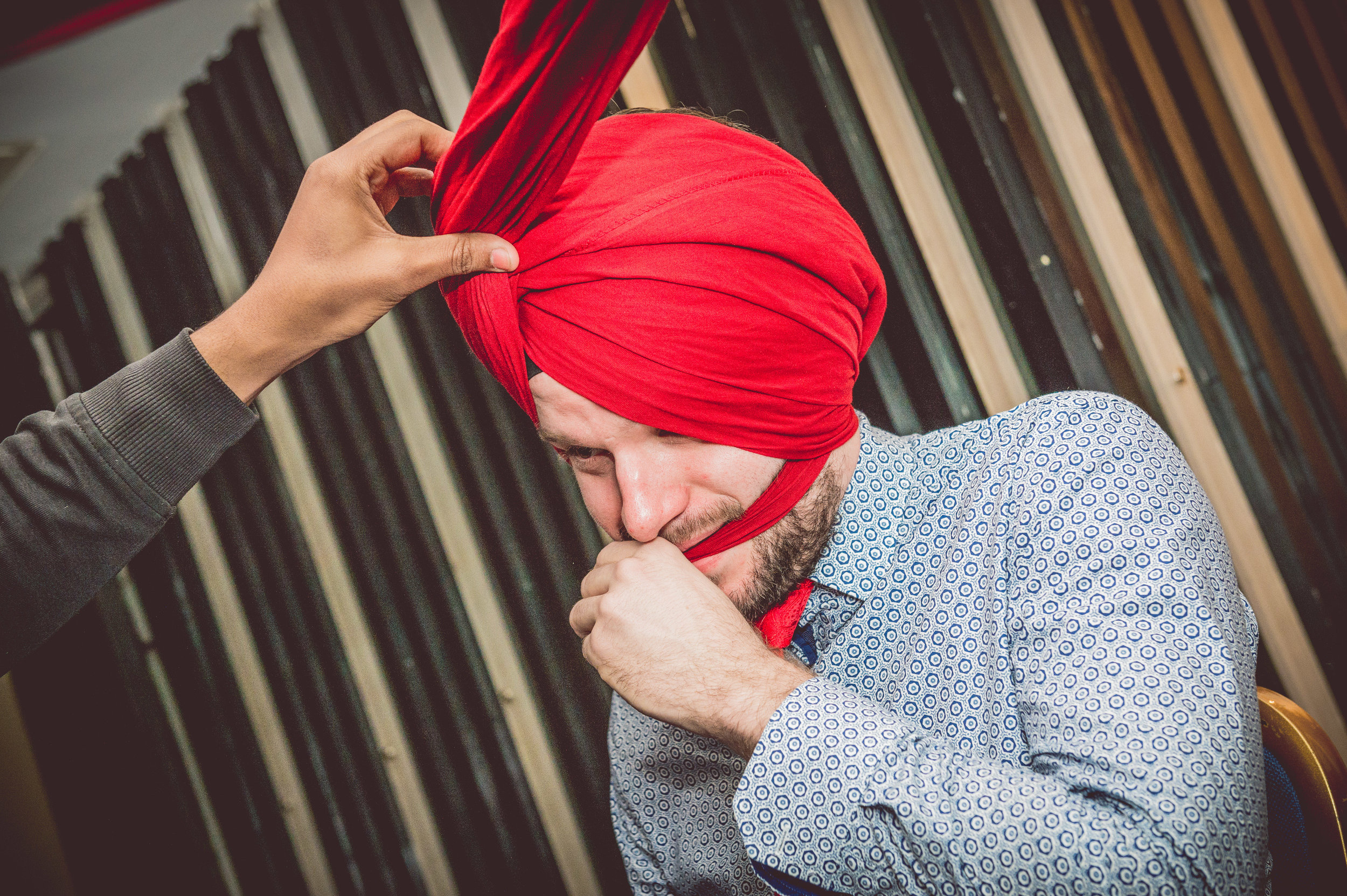  Sporting guests even agreed to put on the turban to attend this traditional Sikh wedding. 