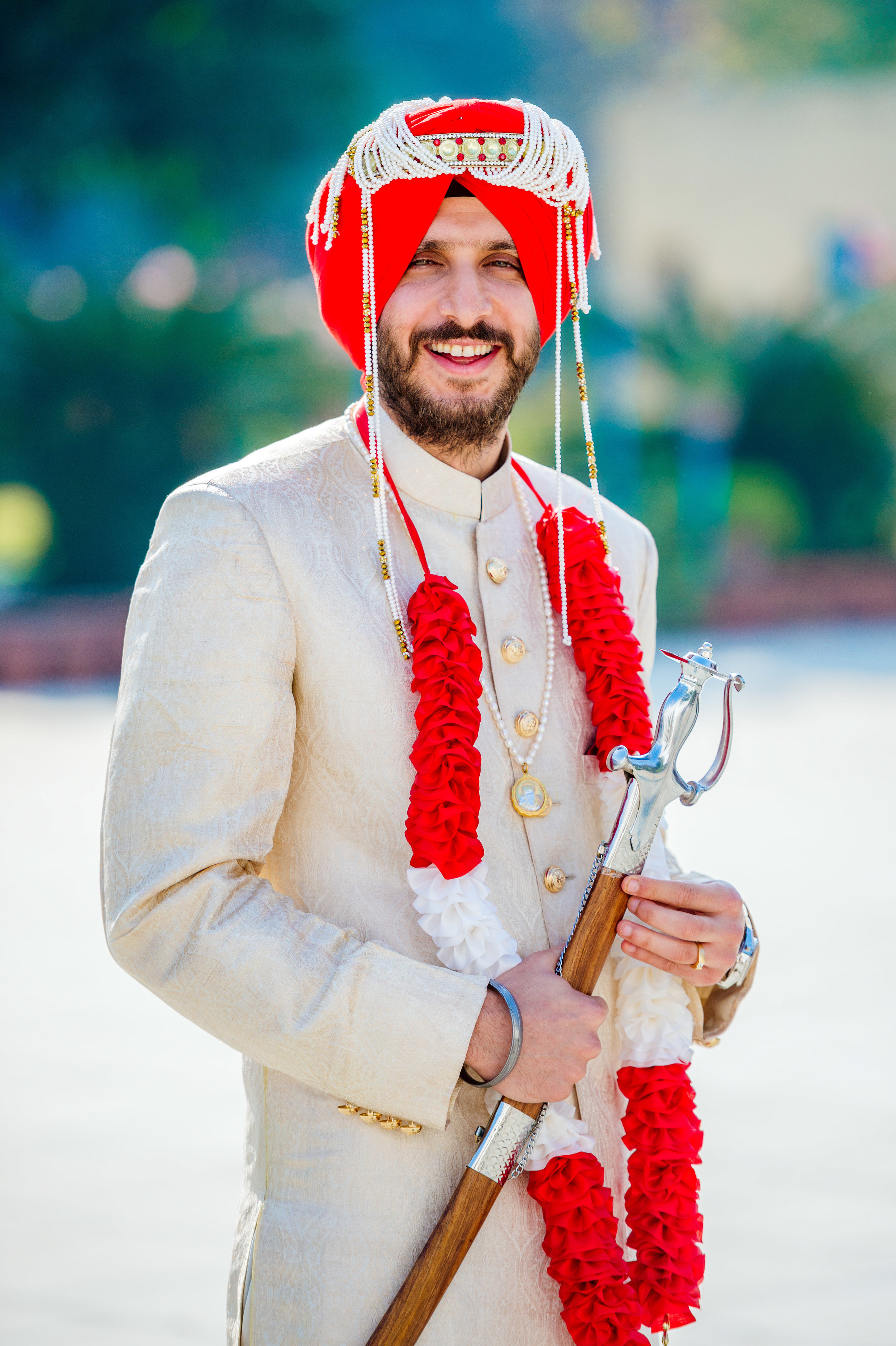  I seldom use the word majestic but in this case, the groom looks simply majestic. 