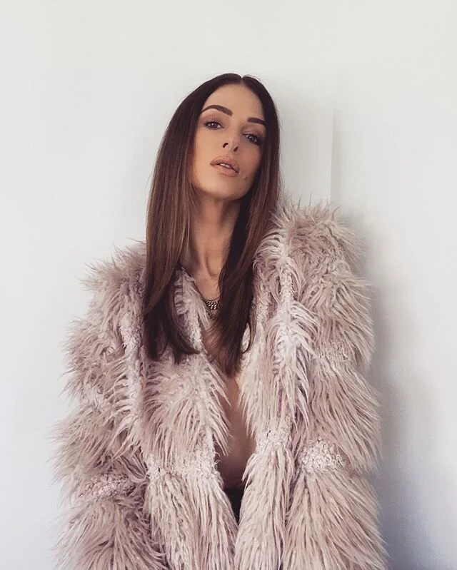 Currently living in this jacket ☁️💗 @sheikeandco #sheike #sheikestyle