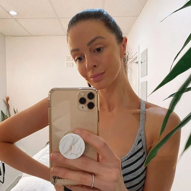 Felt so good to be back at @advancedskinbeauty today! 🥰 My last appointment was early March (thanks covid), so I was definitely in need of a treatment. Today I had some LED light therapy, a peel and a hydro jelly mask. Feeling very fresh! Aside from their facial treatments being amazing, I love how they always pamper you while you&rsquo;re under the lights, or while the mask is doing it&rsquo;s thing, with arms, shoulders and neck massages. I&rsquo;ve not been to a clinic that does that before. It&rsquo;s pure bliss! 😌 Watch my stories for more! #advancedskinandbeauty #skintreatment
