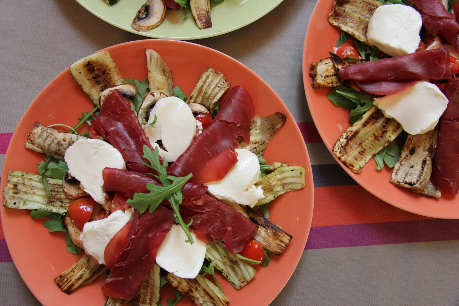 Salade italienne, légumes grillés & mozzarella