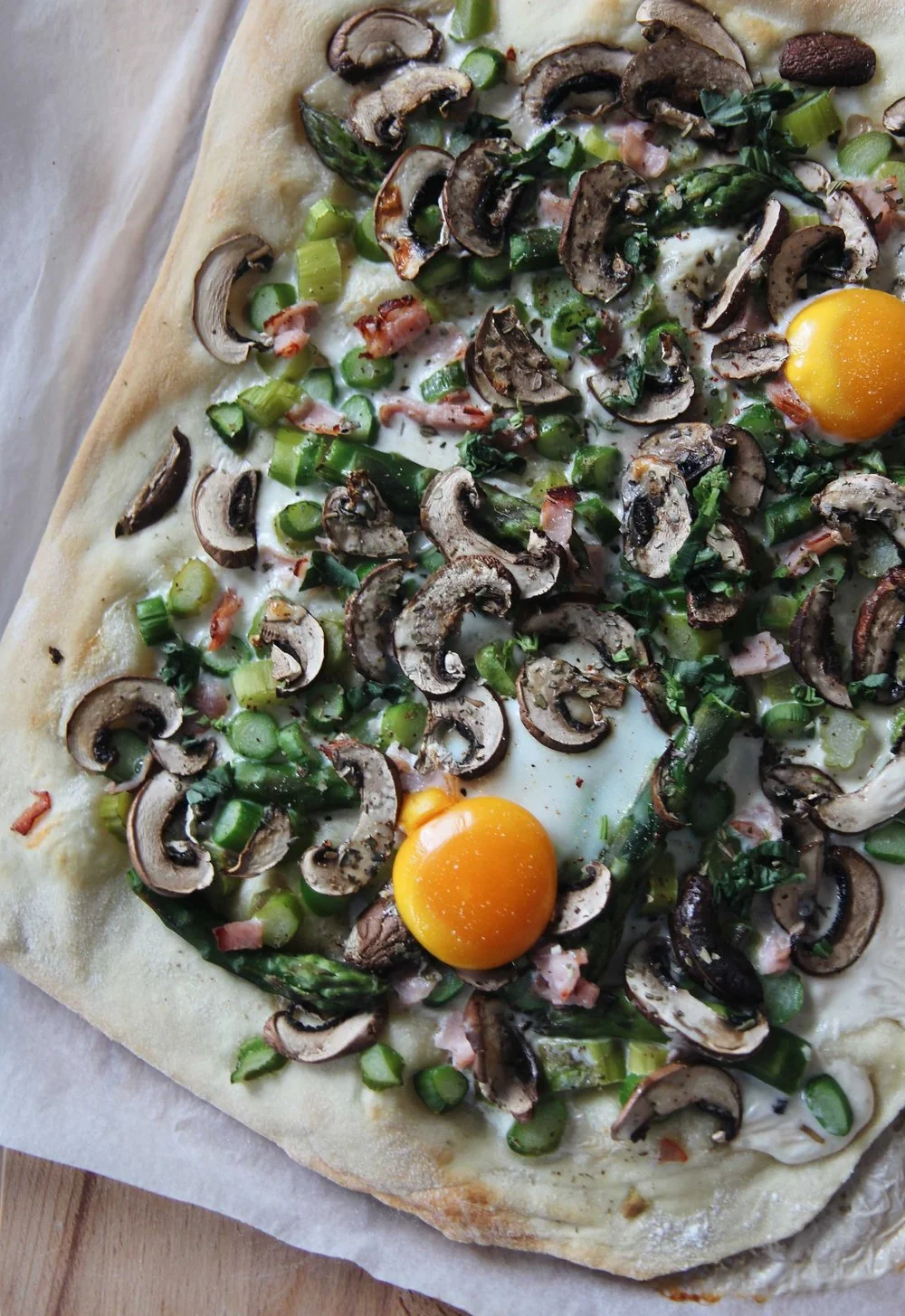 Pizza du petit déjeuner, ou pizza printanière