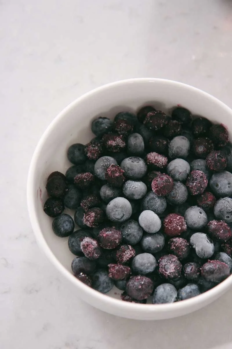 Cake amandes myrtilles et citron © The Flying Flour